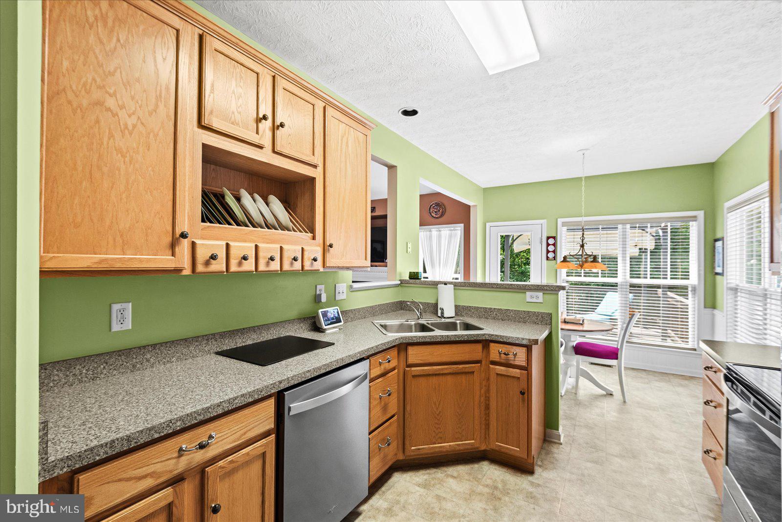 RIVERSIDE MEADOWS - Residential