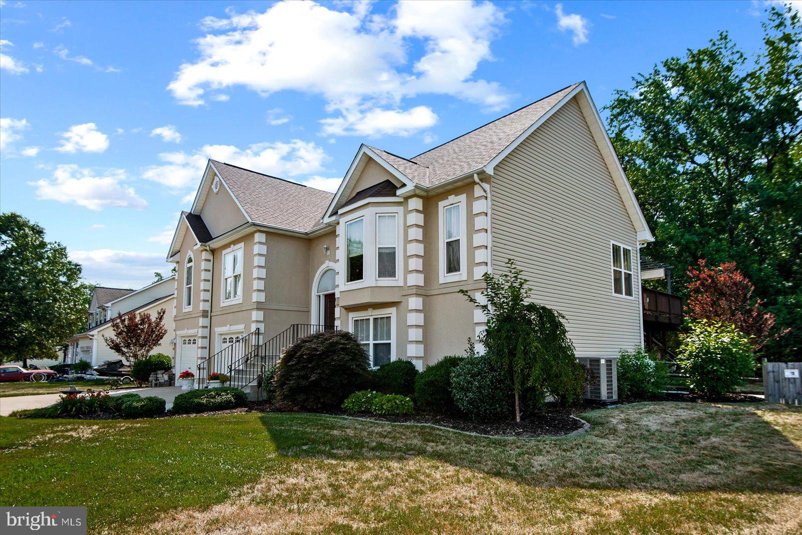 RIVERSIDE MEADOWS - Residential