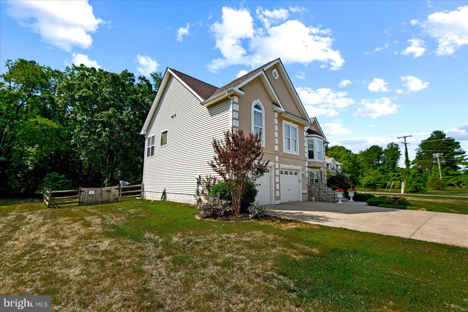 RIVERSIDE MEADOWS - Residential