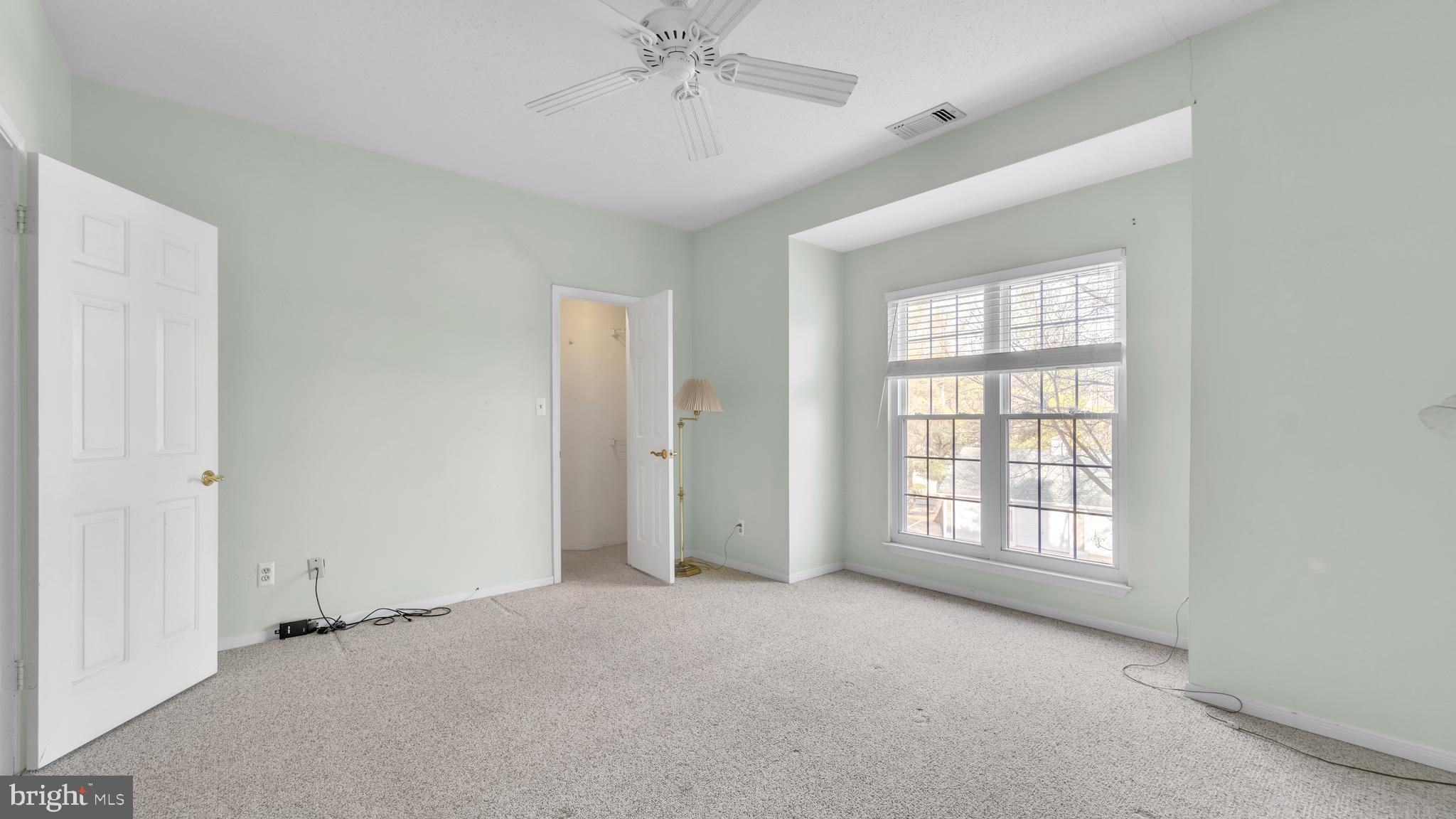 ENGLISH COUNTRY MANOR - Residential Lease