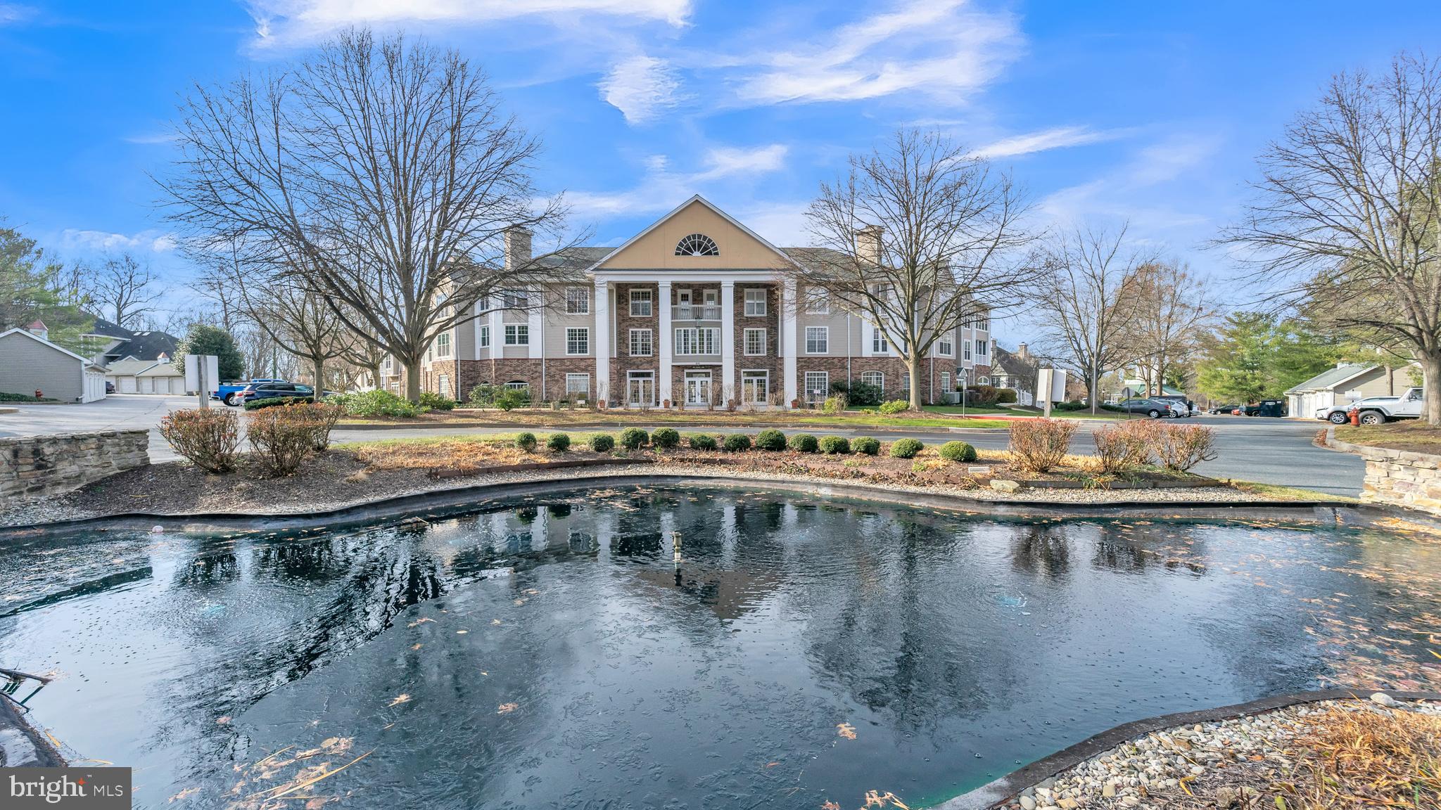 ENGLISH COUNTRY MANOR - Residential Lease