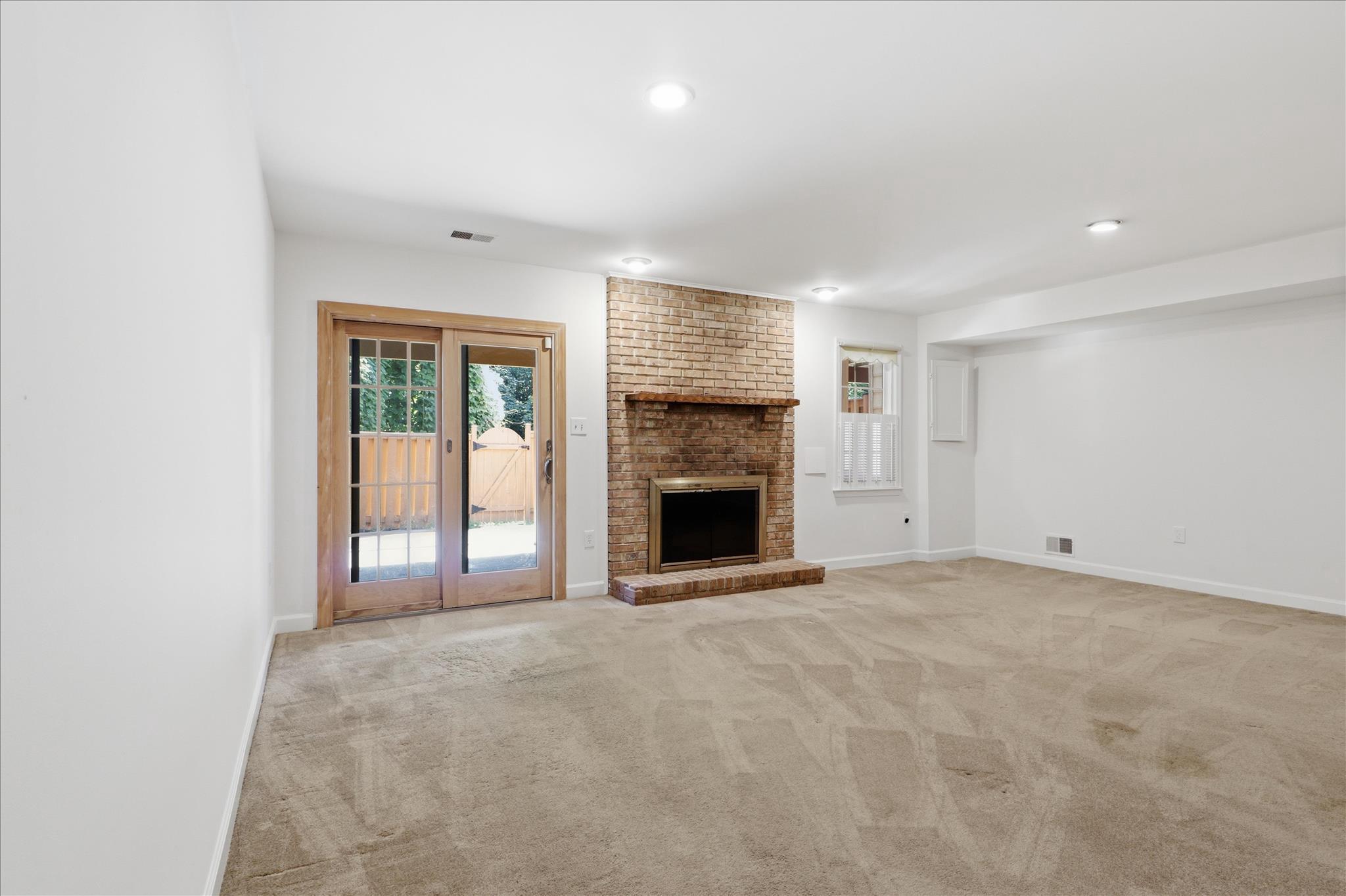 KINGSTOWNE - Residential