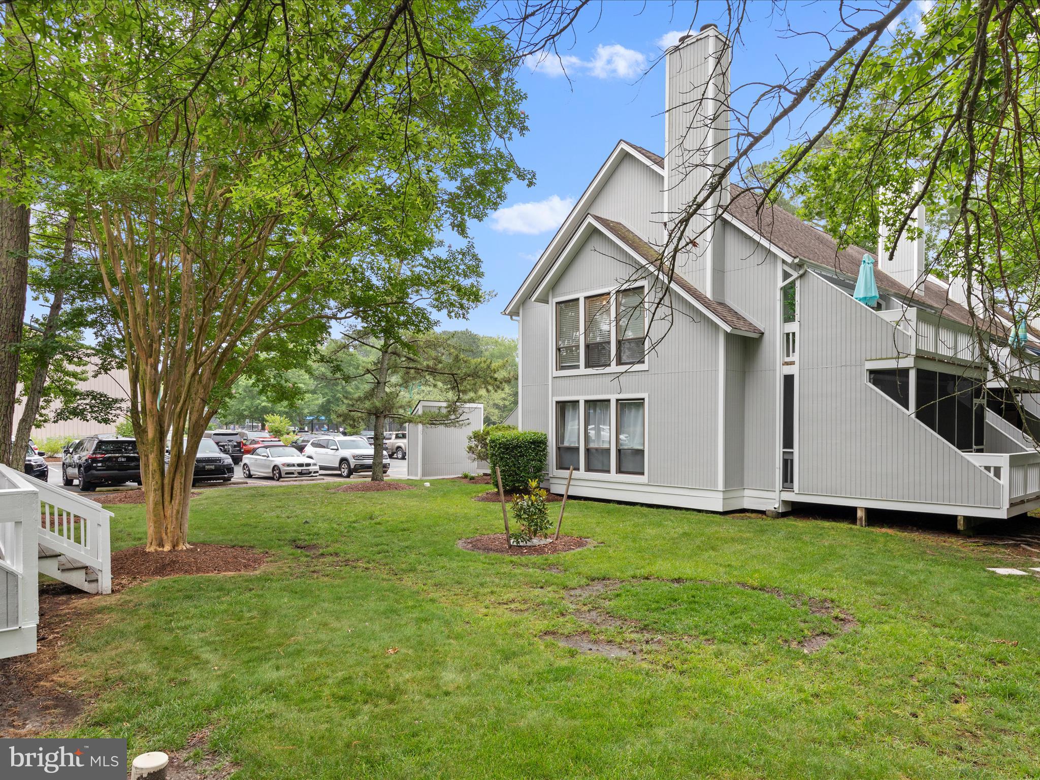 SEA COLONY WEST - Residential