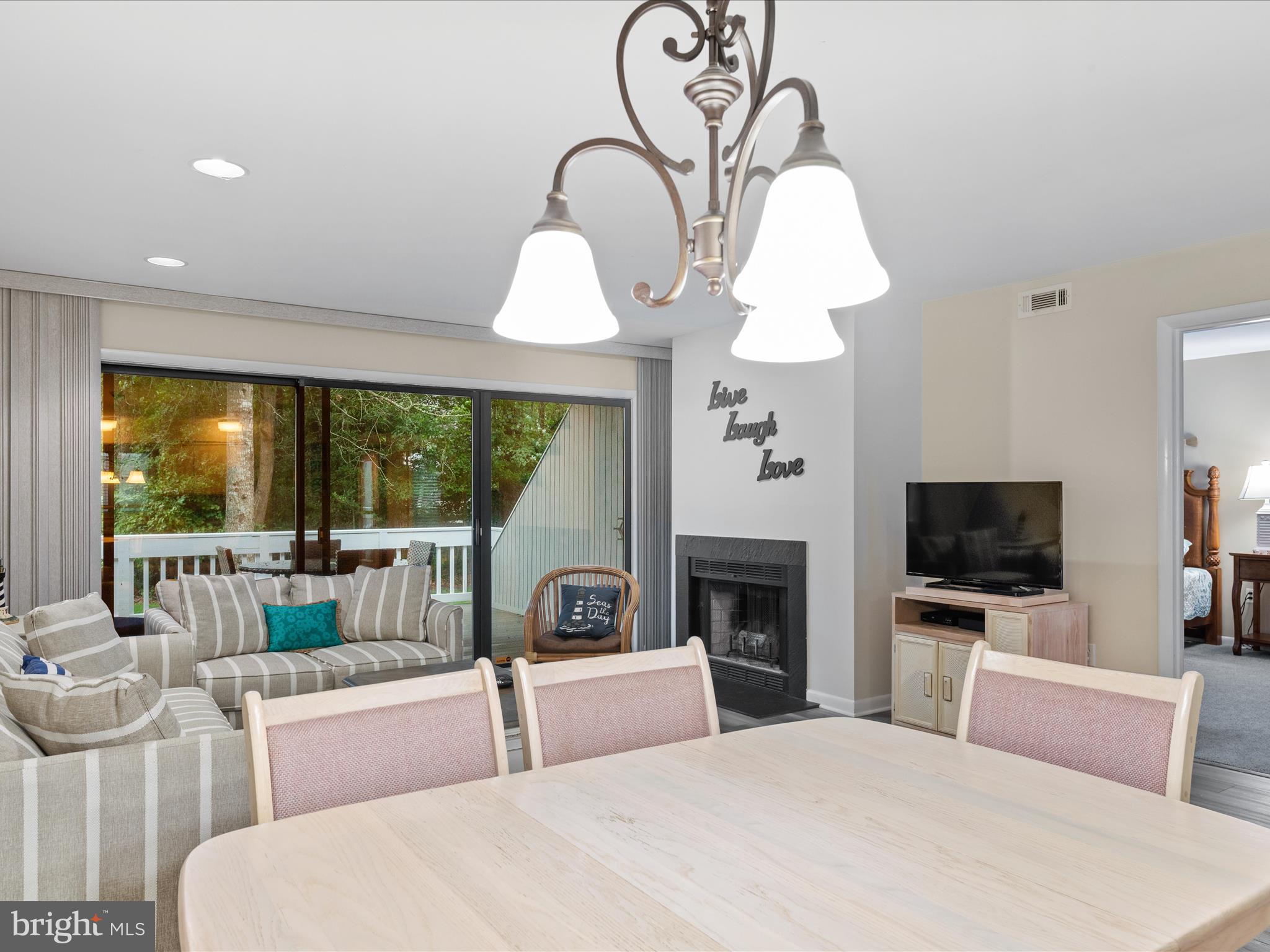 SEA COLONY WEST - Residential