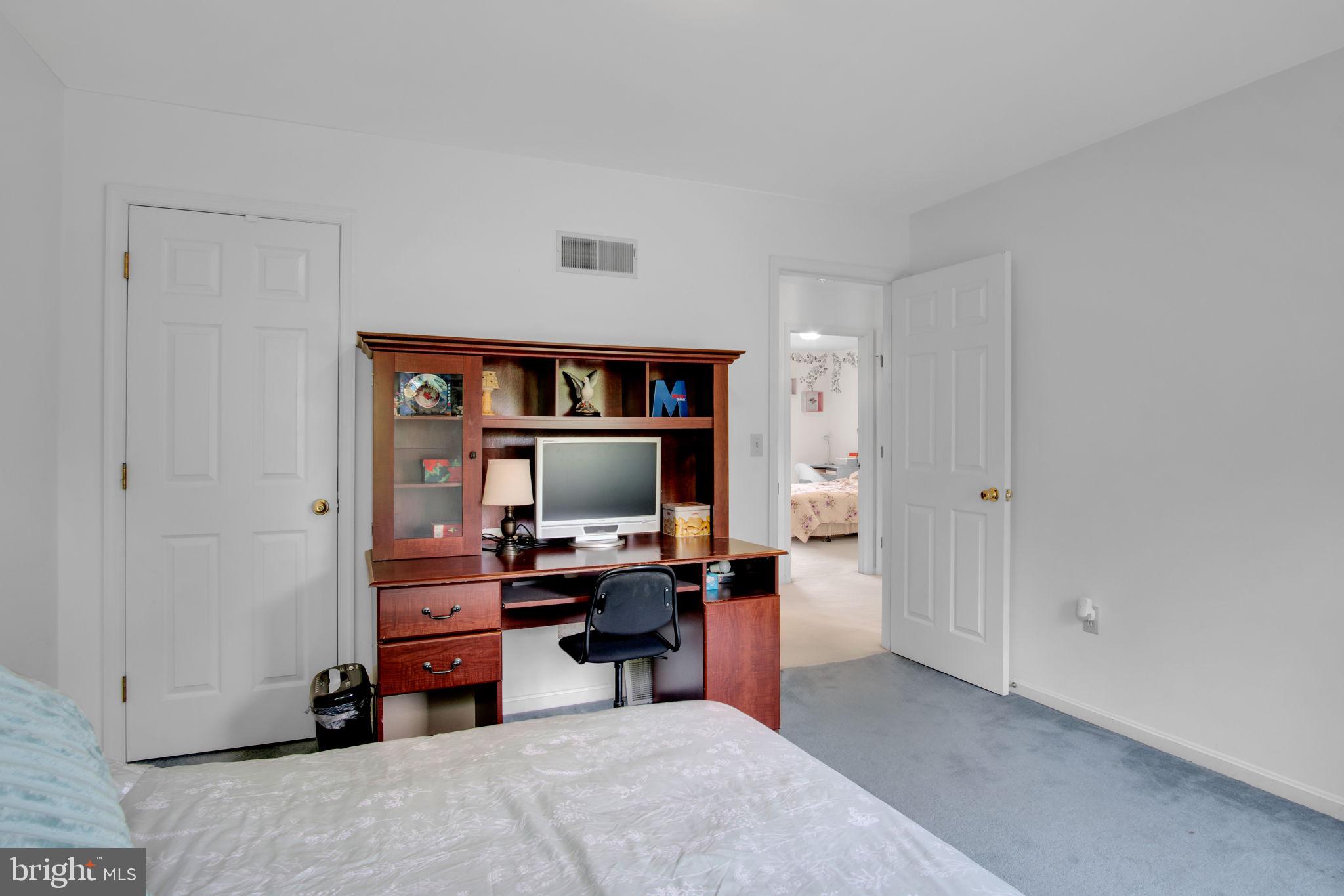 SOUTHPOINT - Residential