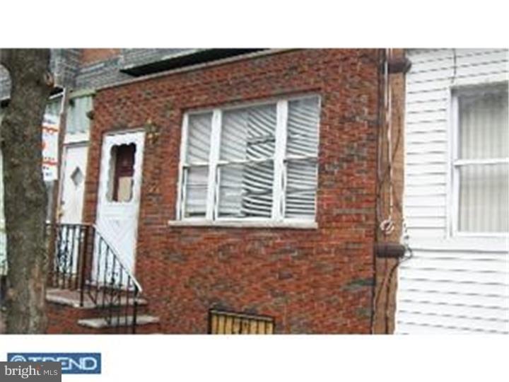 A living room dining room combo with hardwood floors, eat in kitchen and full bath. This home is  tenant occupied at 800 per month.