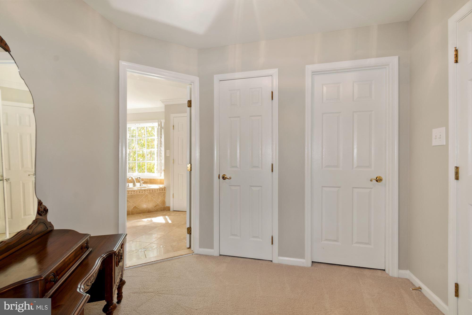 KENTLANDS - Residential