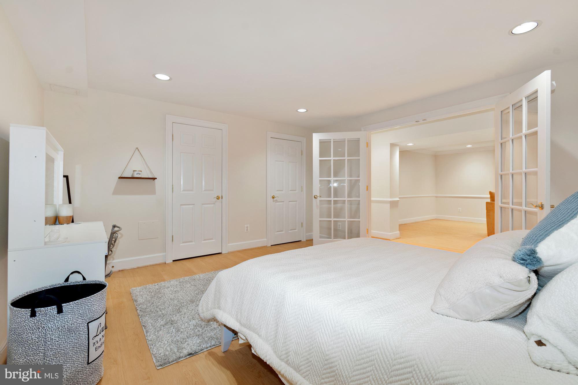 KENTLANDS - Residential