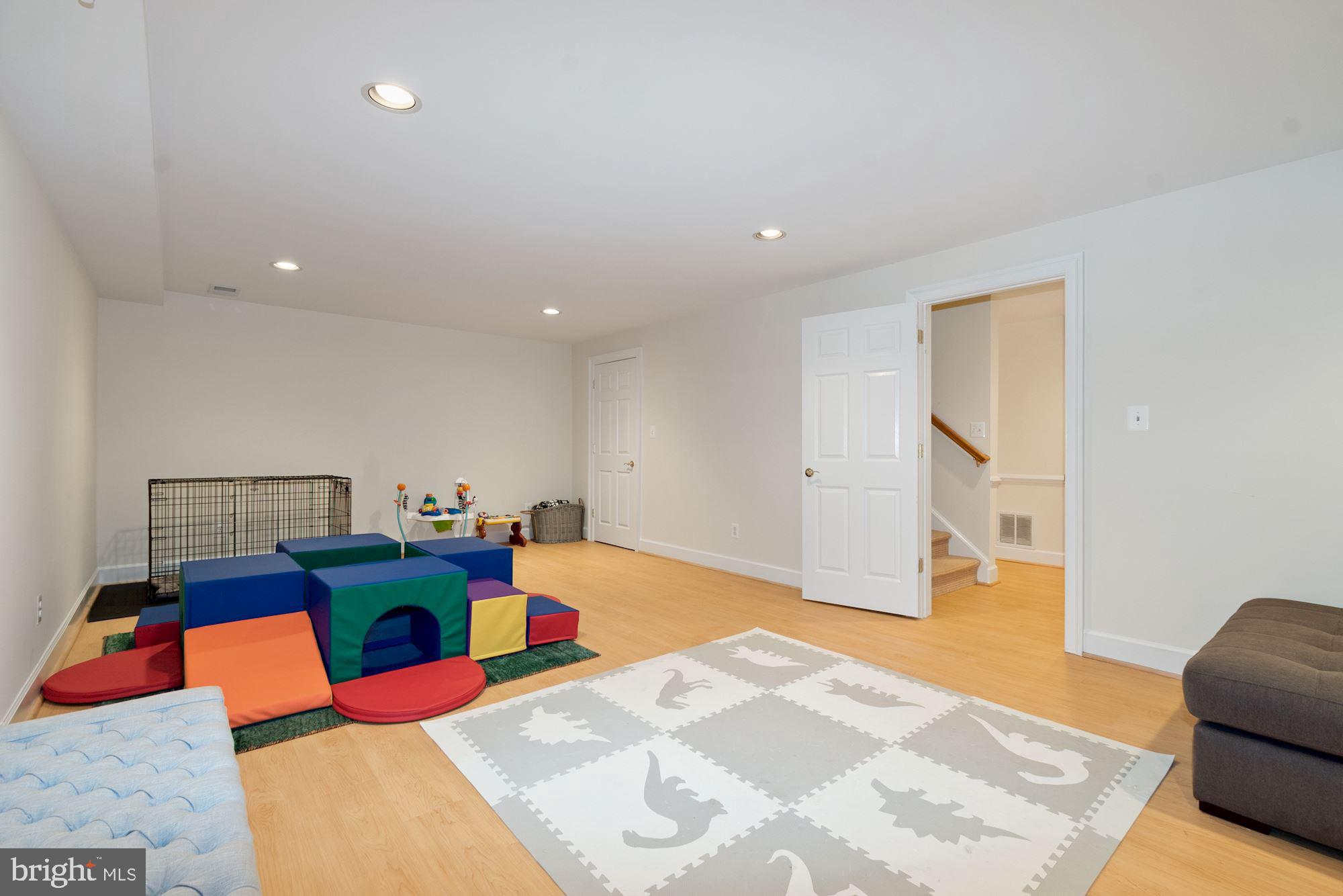 KENTLANDS - Residential