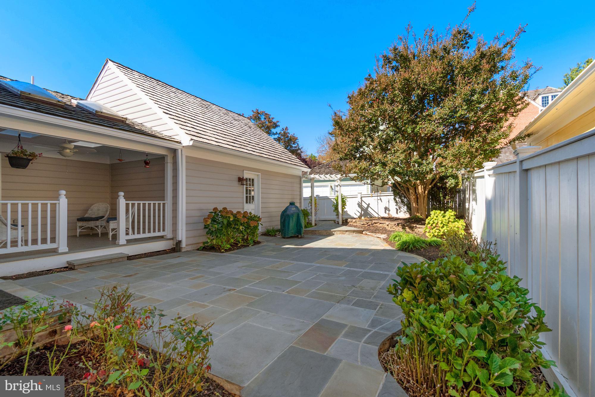 KENTLANDS - Residential