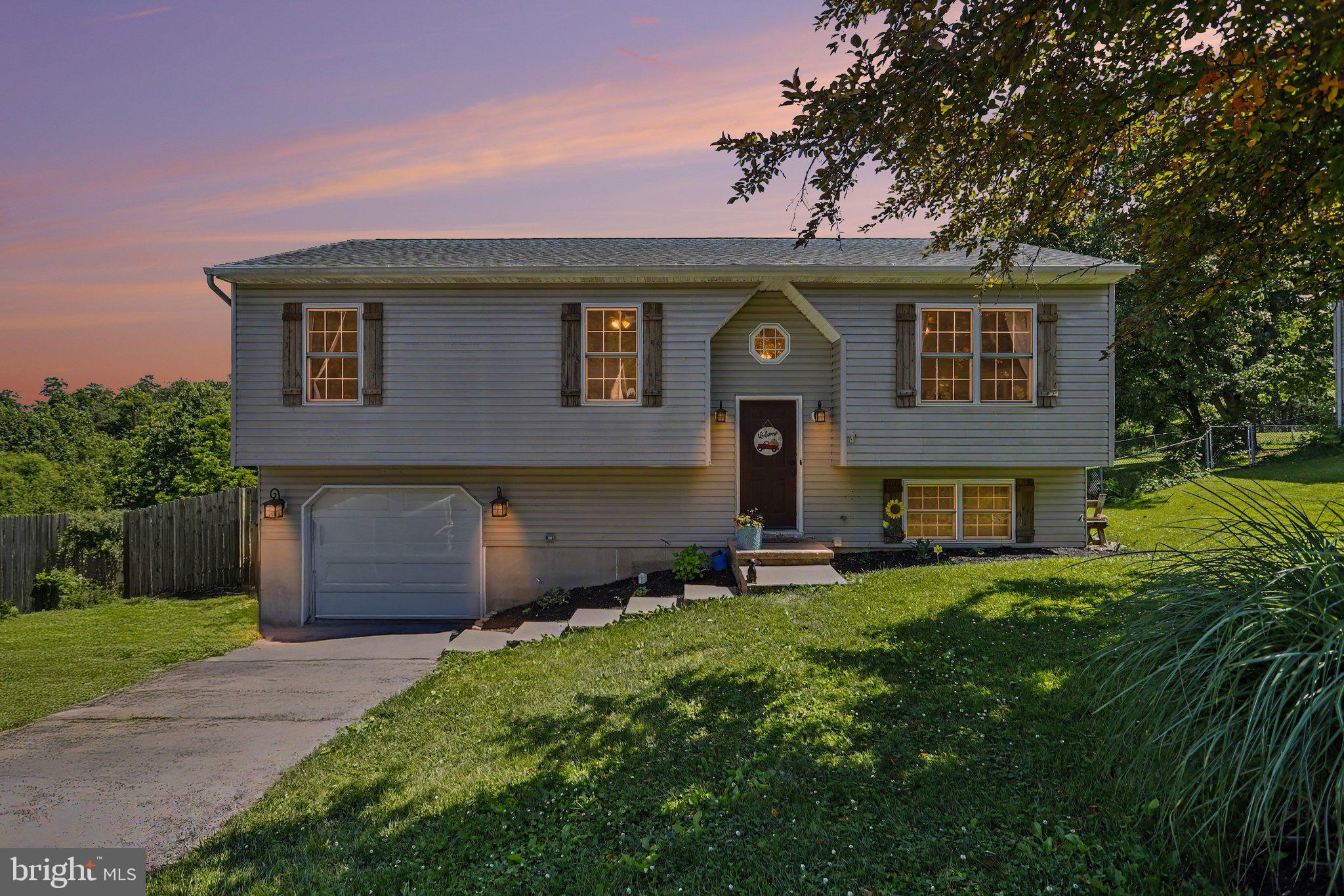 GOLDSBORO MANOR - Residential