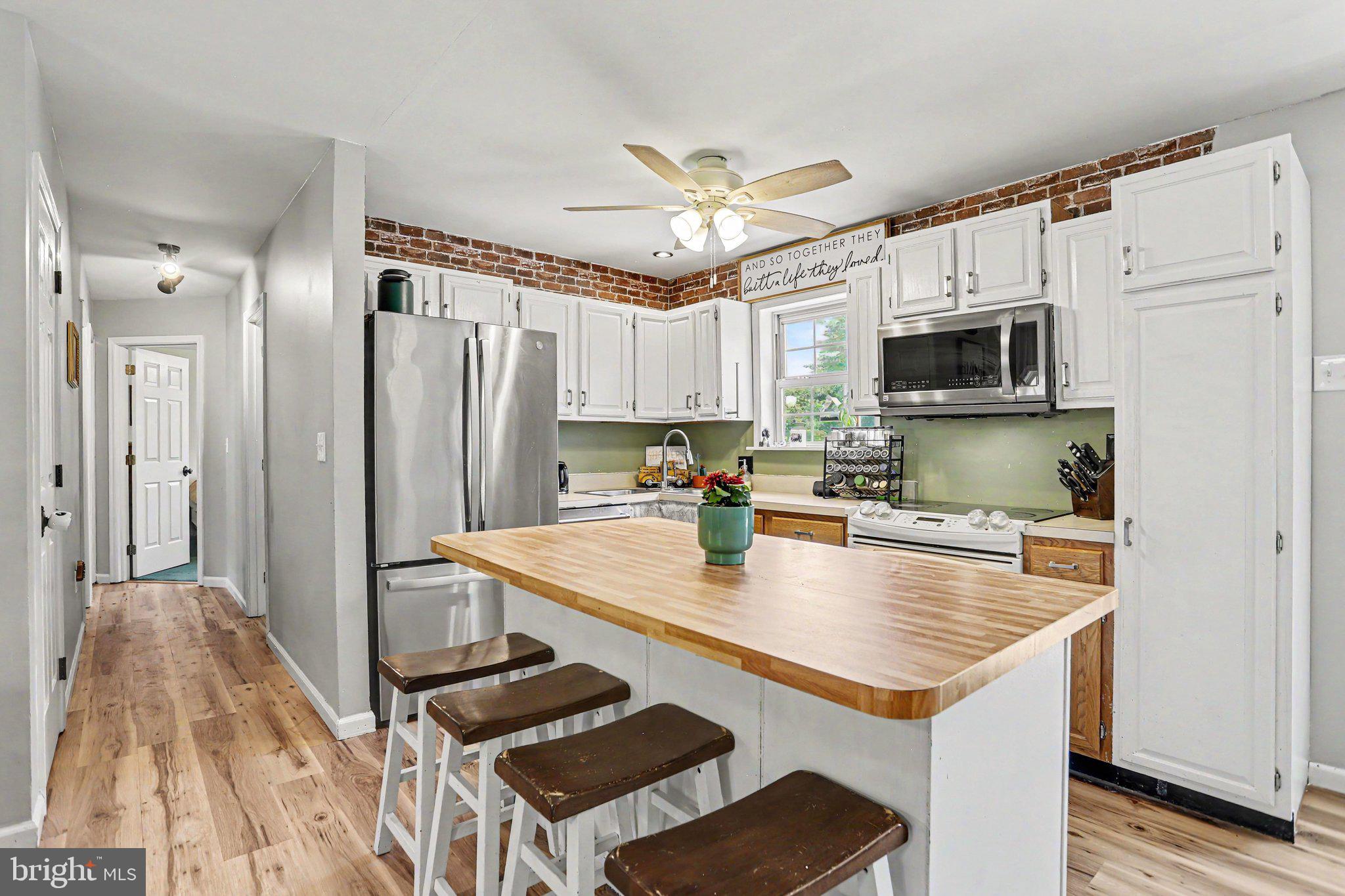 GOLDSBORO MANOR - Residential