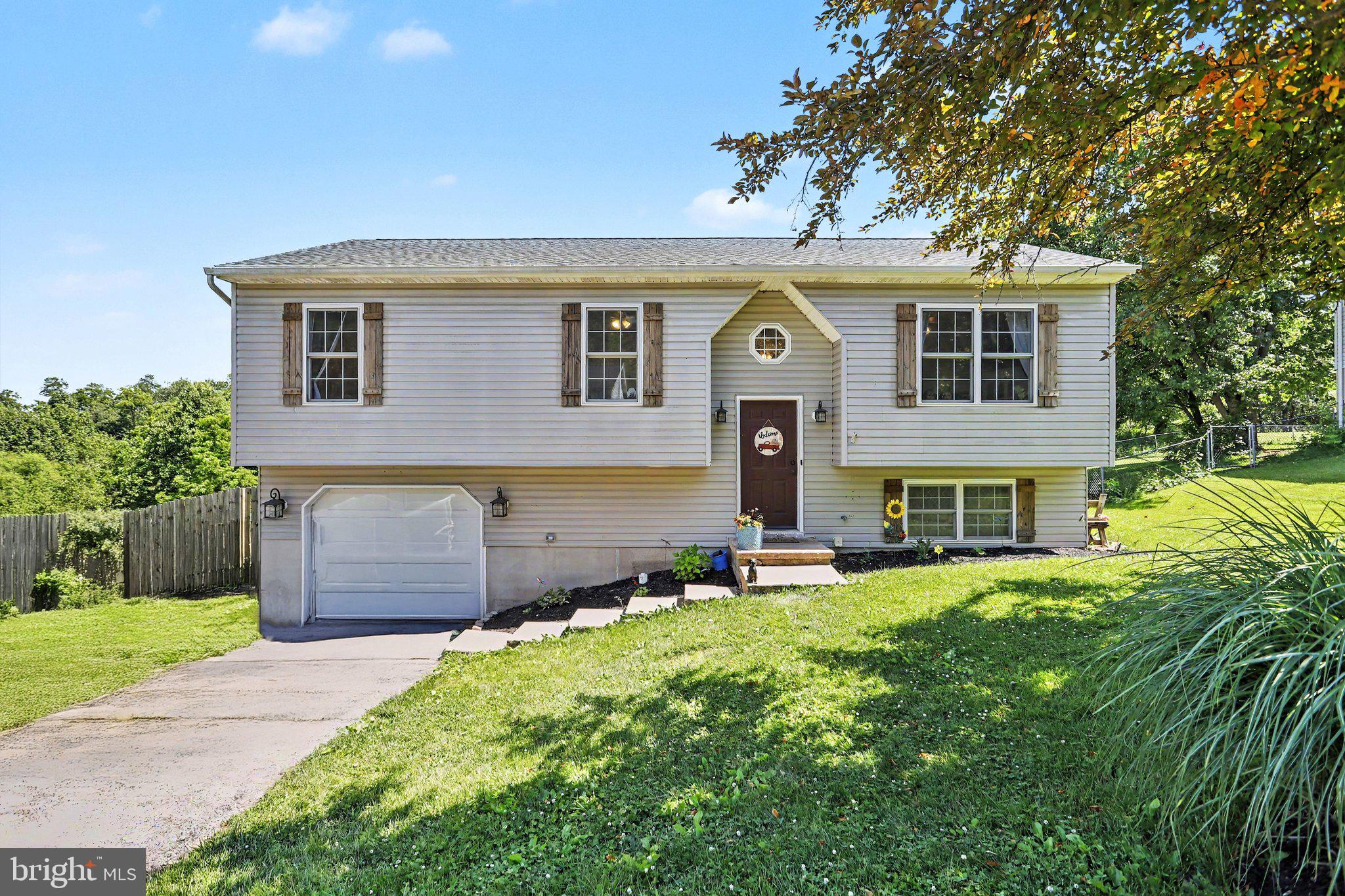 GOLDSBORO MANOR - Residential