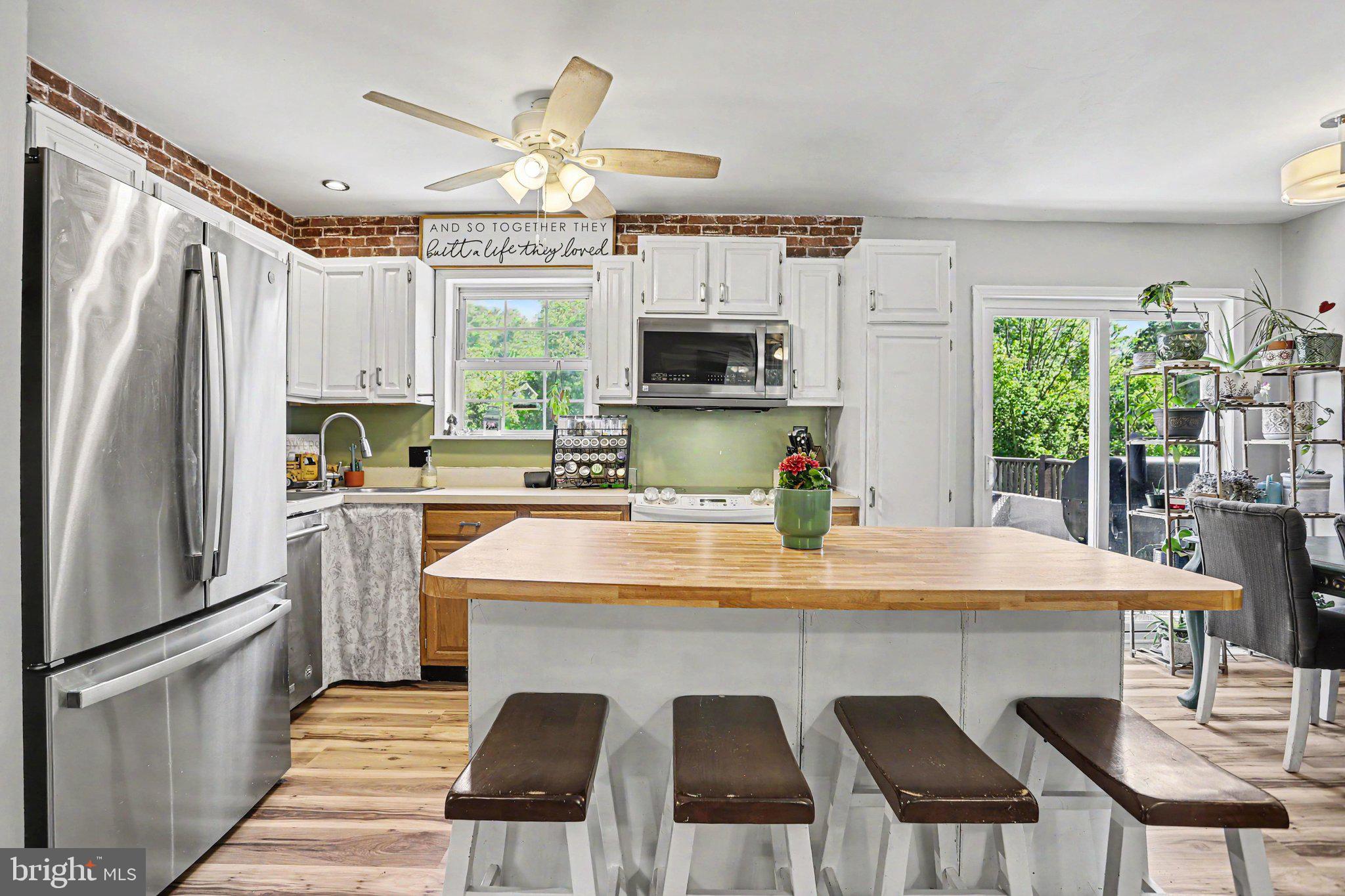 GOLDSBORO MANOR - Residential