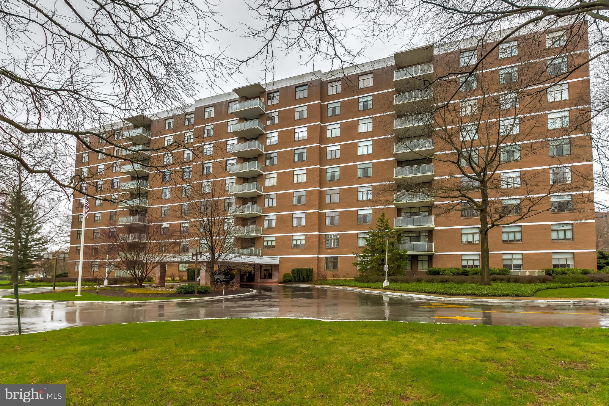 List price to be opening bid at online only auction.  Online auction to be conducted on Auctioneers website. Bidding begins Thursday, June 18th and ends Tuesday, June 23, 2026 at 11:00 AM. Welcome to desirable One Slade, where this front-facing two-bedroom condominium presents an incredible opportunity to create the home of your dreams. Filled with natural light, the spacious living and dining room combination features custom built-ins and opens to a private balcony, offering a welcoming space for everyday living and entertaining. The primary suite includes a walk-in closet and en-suite bath, while multiple oversized hall closets provide abundant storage for linens, coats, and household essentials. Additional highlights include a secure underground garage parking space and the convenience of a full-service building with sought-after amenities. This unit requires a full renovation and is being offered as an exceptional opportunity for buyers, investors, or renovators looking to customize every detail to their personal taste and style. Bring your vision and transform this residence into a truly special home in one of the area’s most desirable condominium communities. According to tax records, the unit is 2,511± sq.ft. and offers 2 bedrooms and 2.5 baths. Monthly Condo Fee of $1,305.31 and an additional Fee of $45.