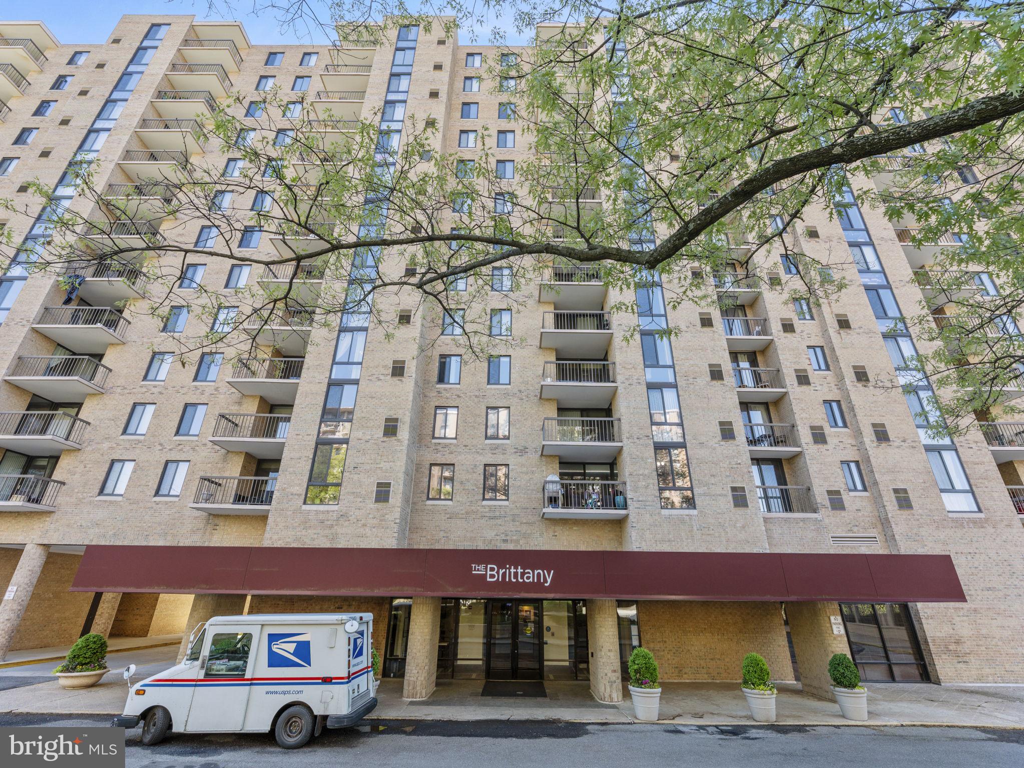 Welcome to 4500 Four Mile Run! This beautiful 1 bed, 1 bath condo with over 800 sq feet is primely located in the heart of Arlington. This condo features over an updated kitchen, beautiful flooring, open layout and a great open balcony that overlooks the courtyard. Located near shops, parks, fine dining, Baileys Crossroads, Shirlington, public transit and much more! Amenities include an exercise room, pool, club room, terrace, tennis courts & a concierge.

A $250-500 nonrefundable pet deposit is applicable.
The home will be fully furnished. All the furniture will be as-is and is the responsibility of the tenant to maintain.