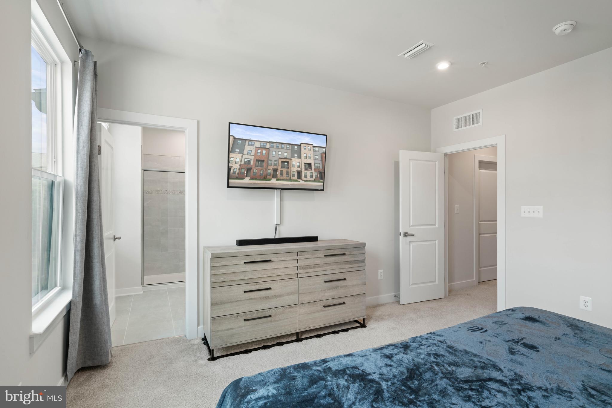 ELLIPSE AT WESTFIELDS - Residential