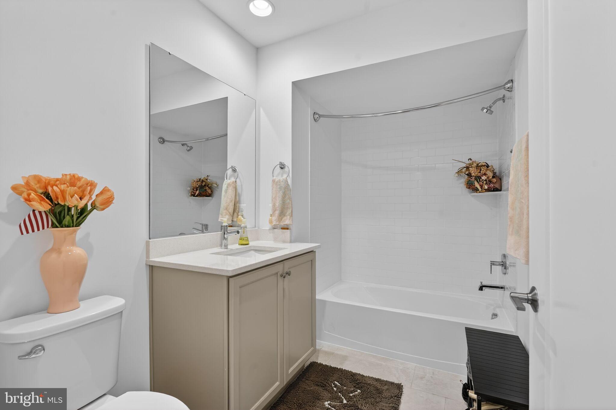 TOWER OAKS - Residential
