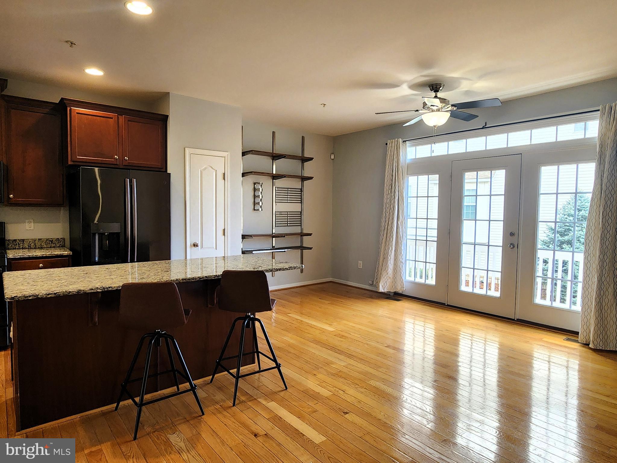MARKET SQUARE - Residential Lease