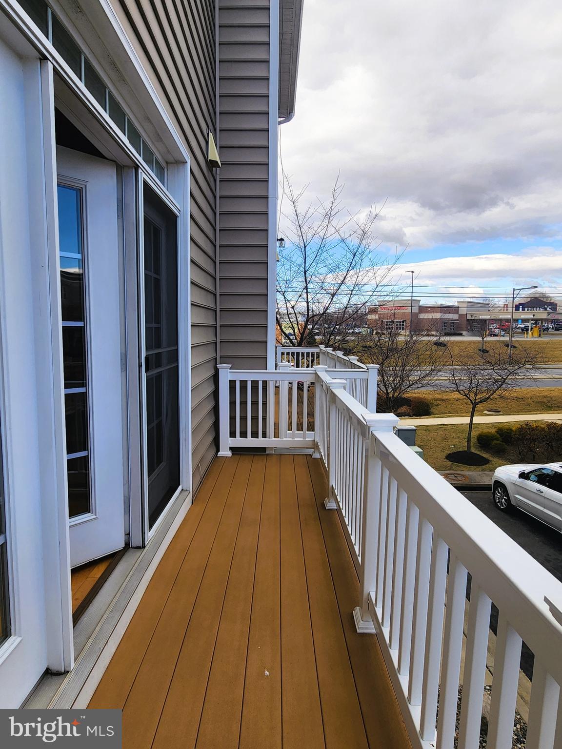 MARKET SQUARE - Residential Lease