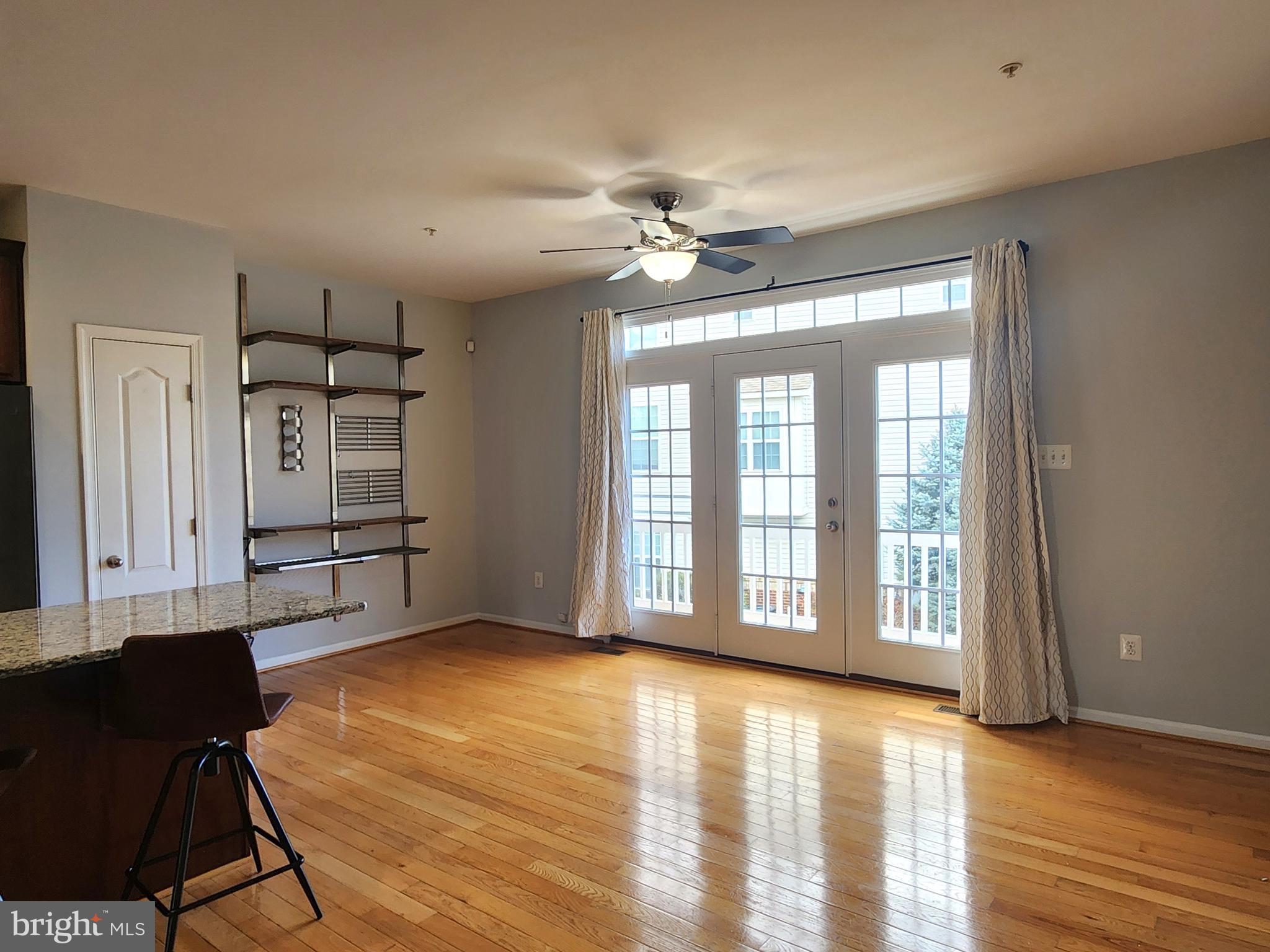 MARKET SQUARE - Residential Lease