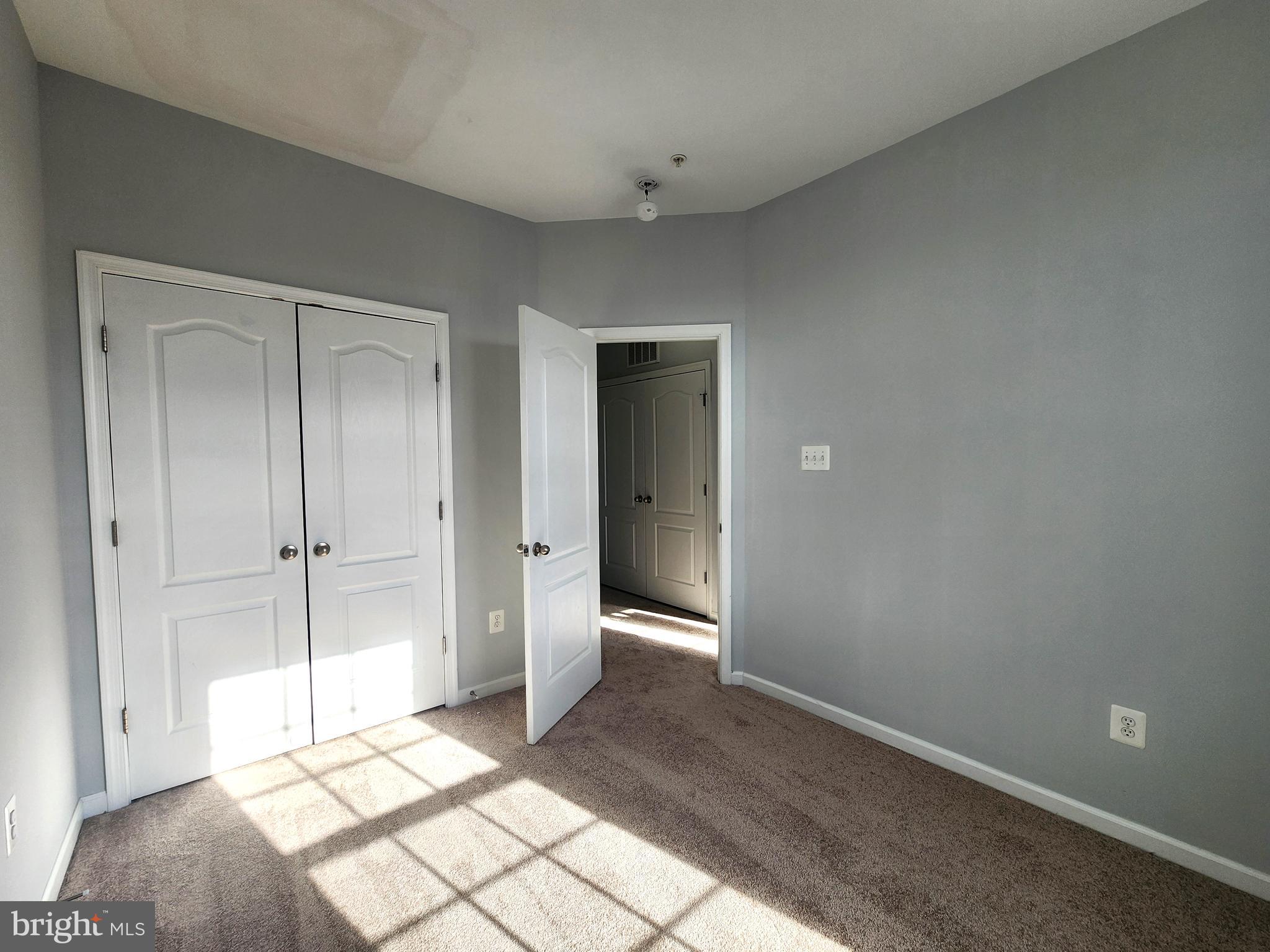 MARKET SQUARE - Residential Lease