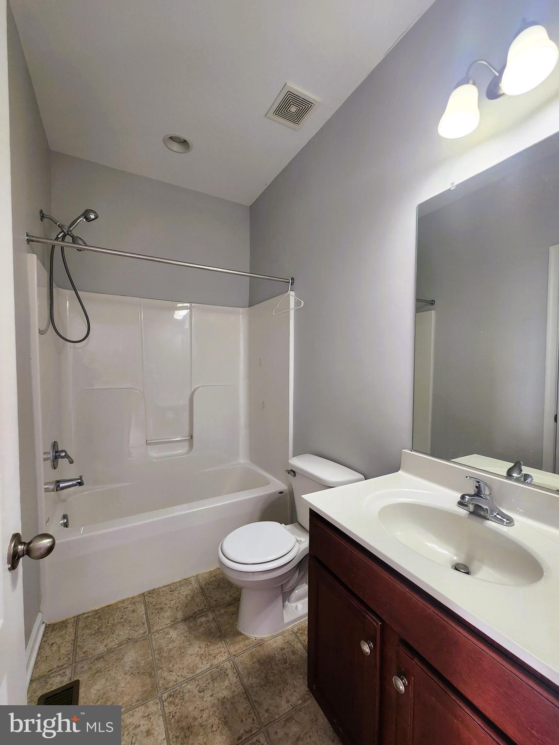 MARKET SQUARE - Residential Lease