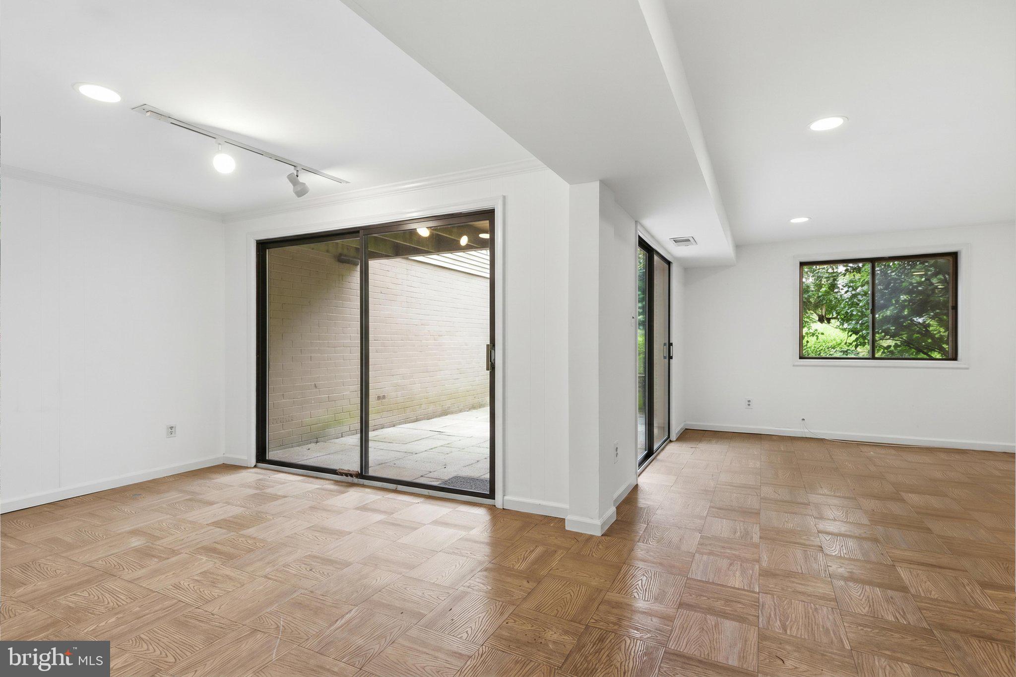 STEDWICK TOWNHOUSES - Residential