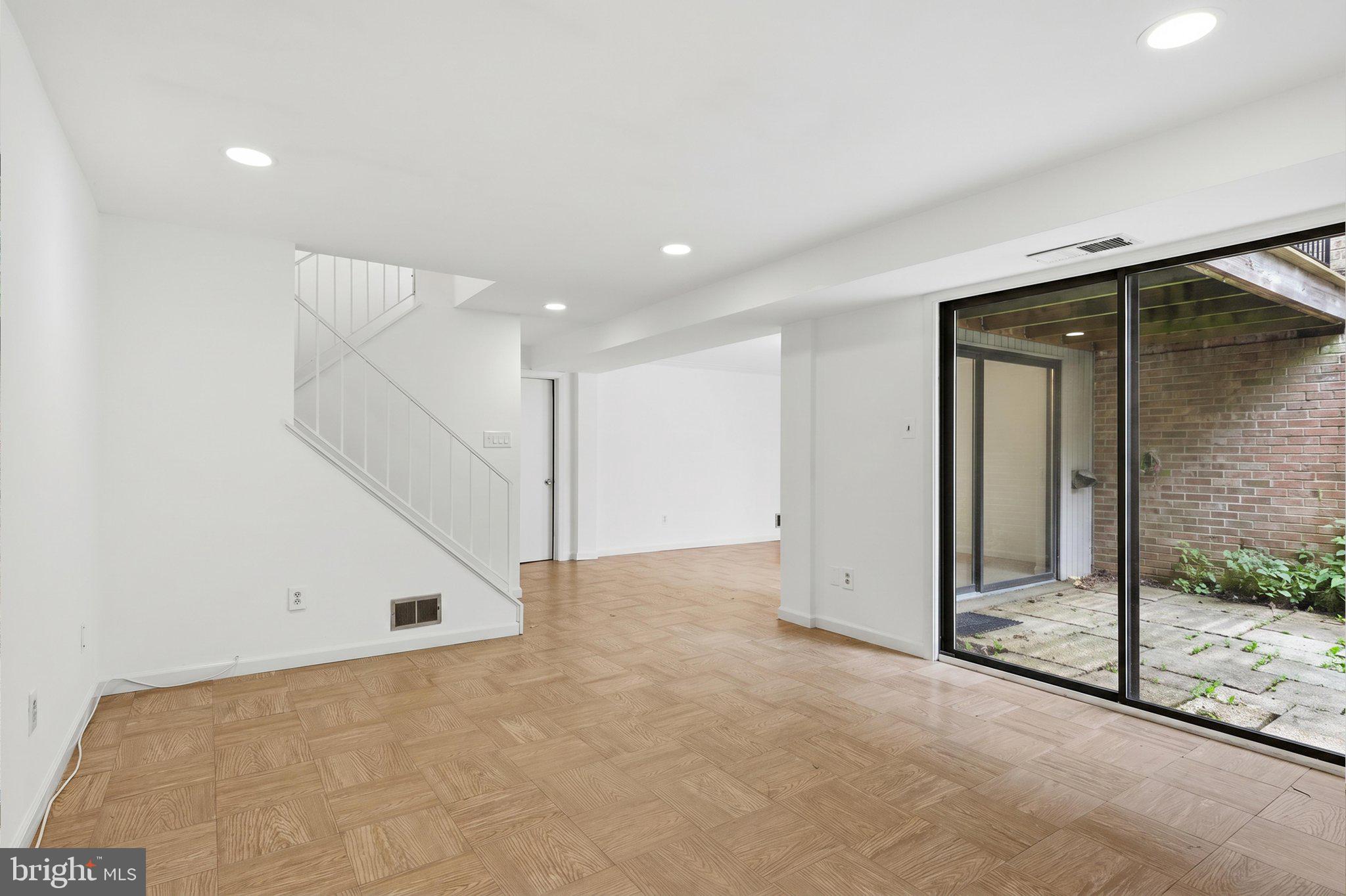 STEDWICK TOWNHOUSES - Residential