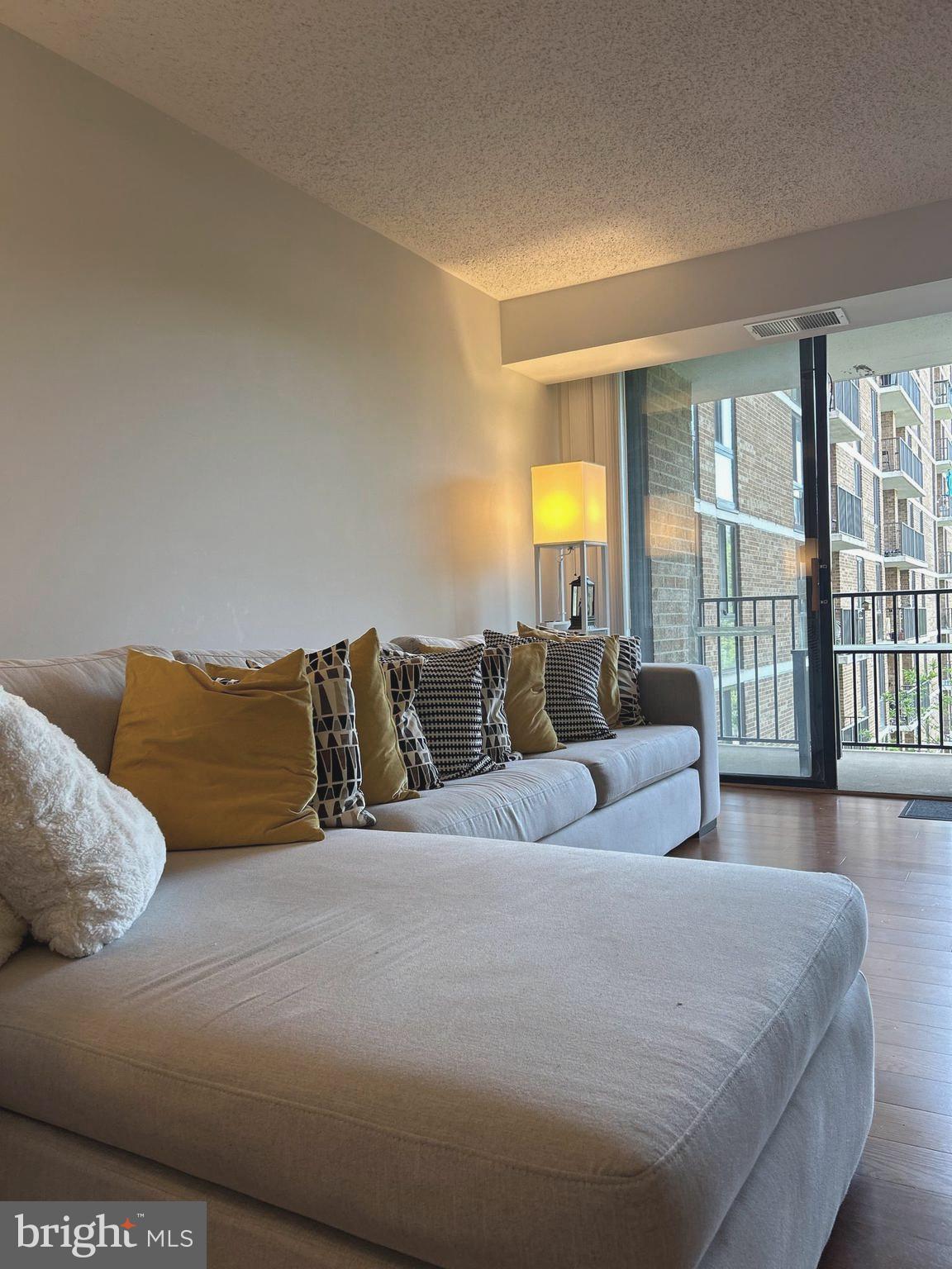 IDYLWOOD TOWERS - Residential