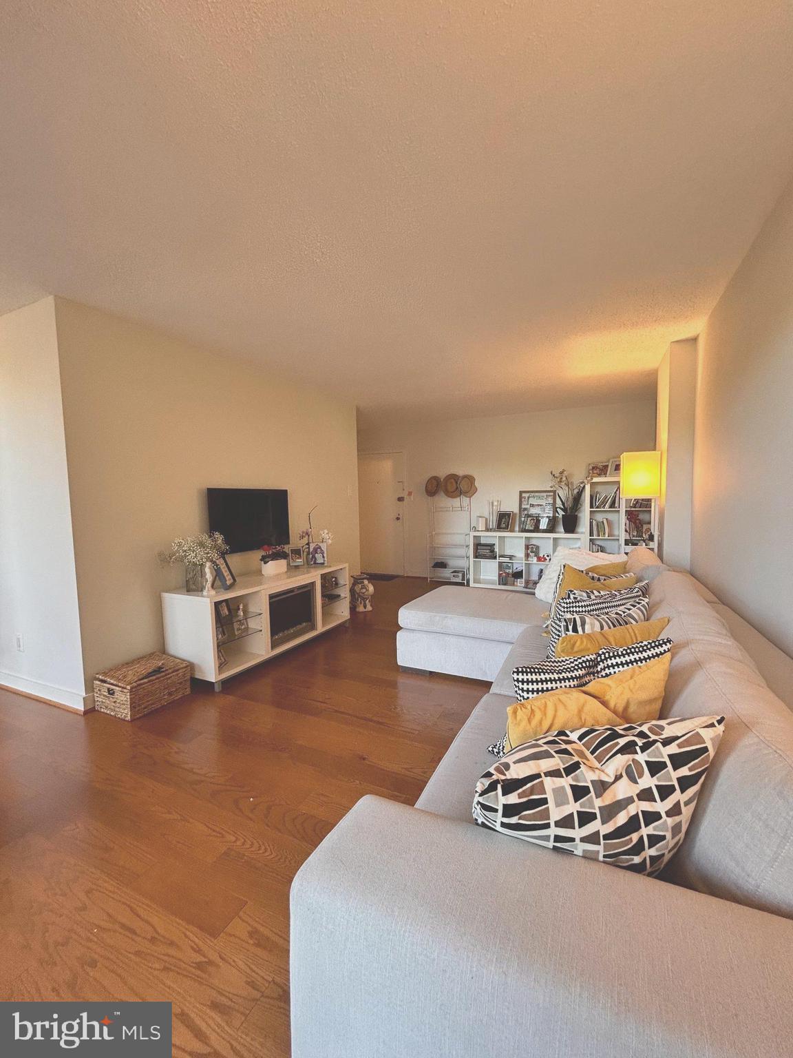 IDYLWOOD TOWERS - Residential