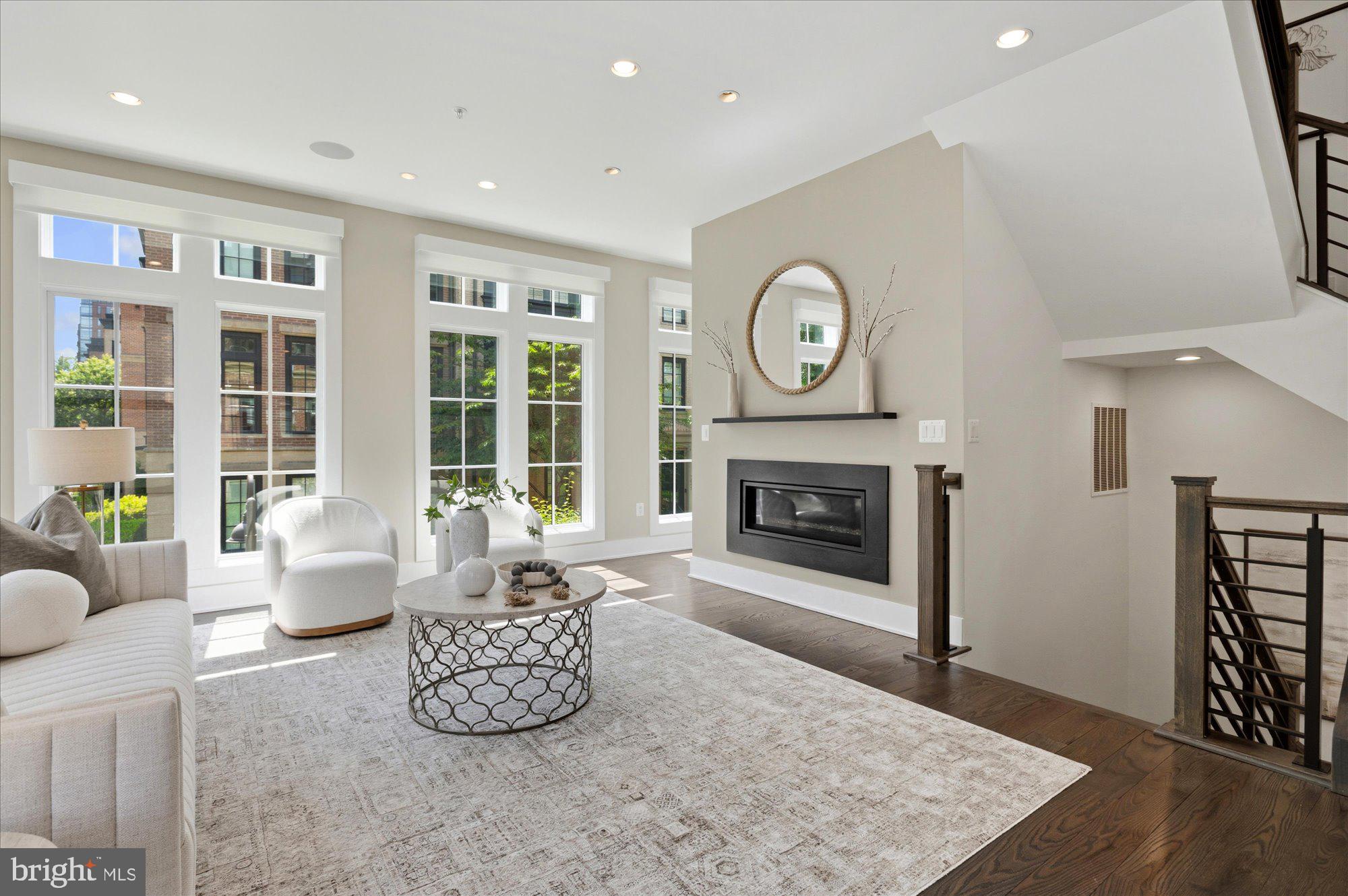 CHEVY CHASE - Residential