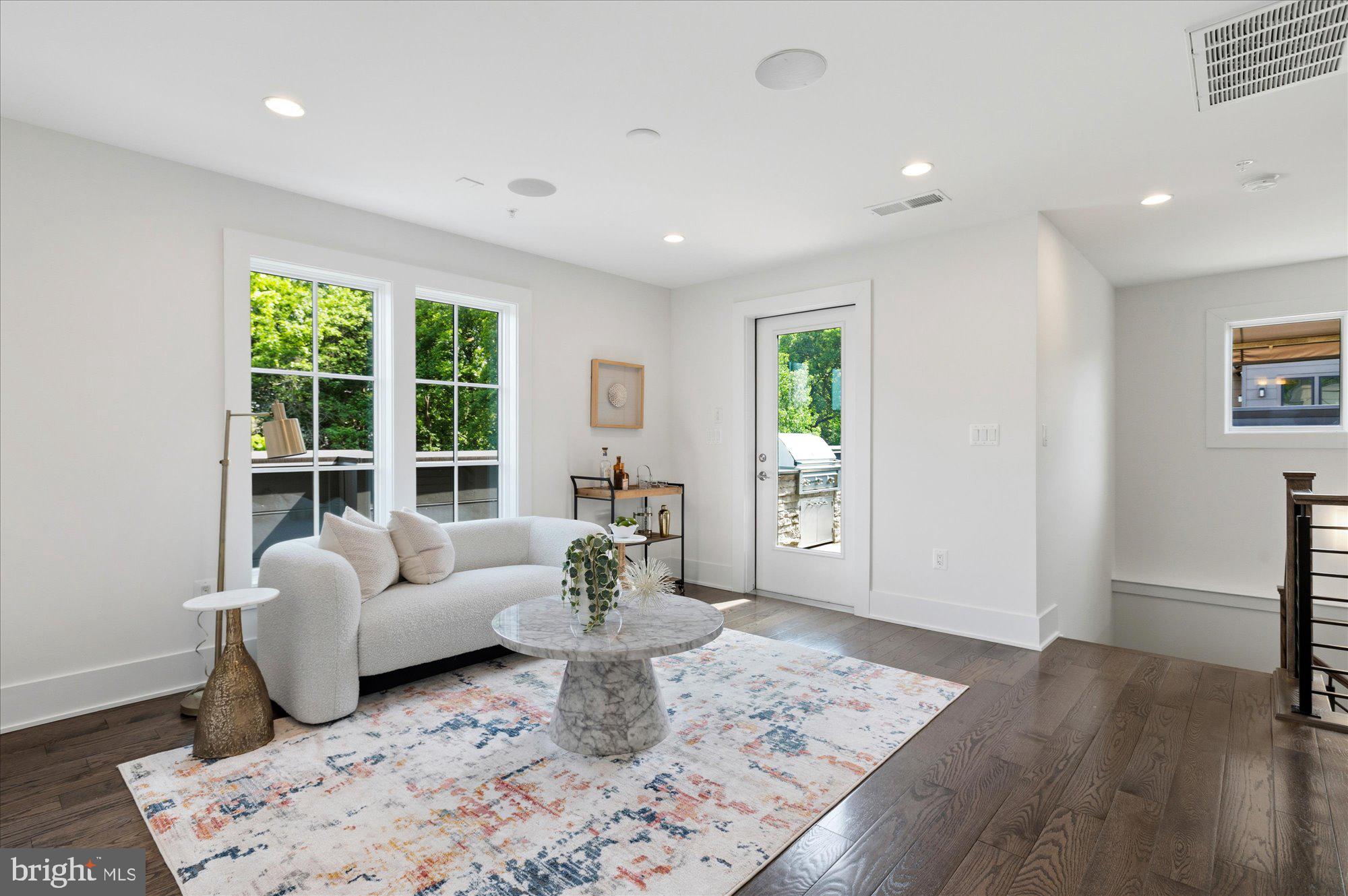 CHEVY CHASE - Residential
