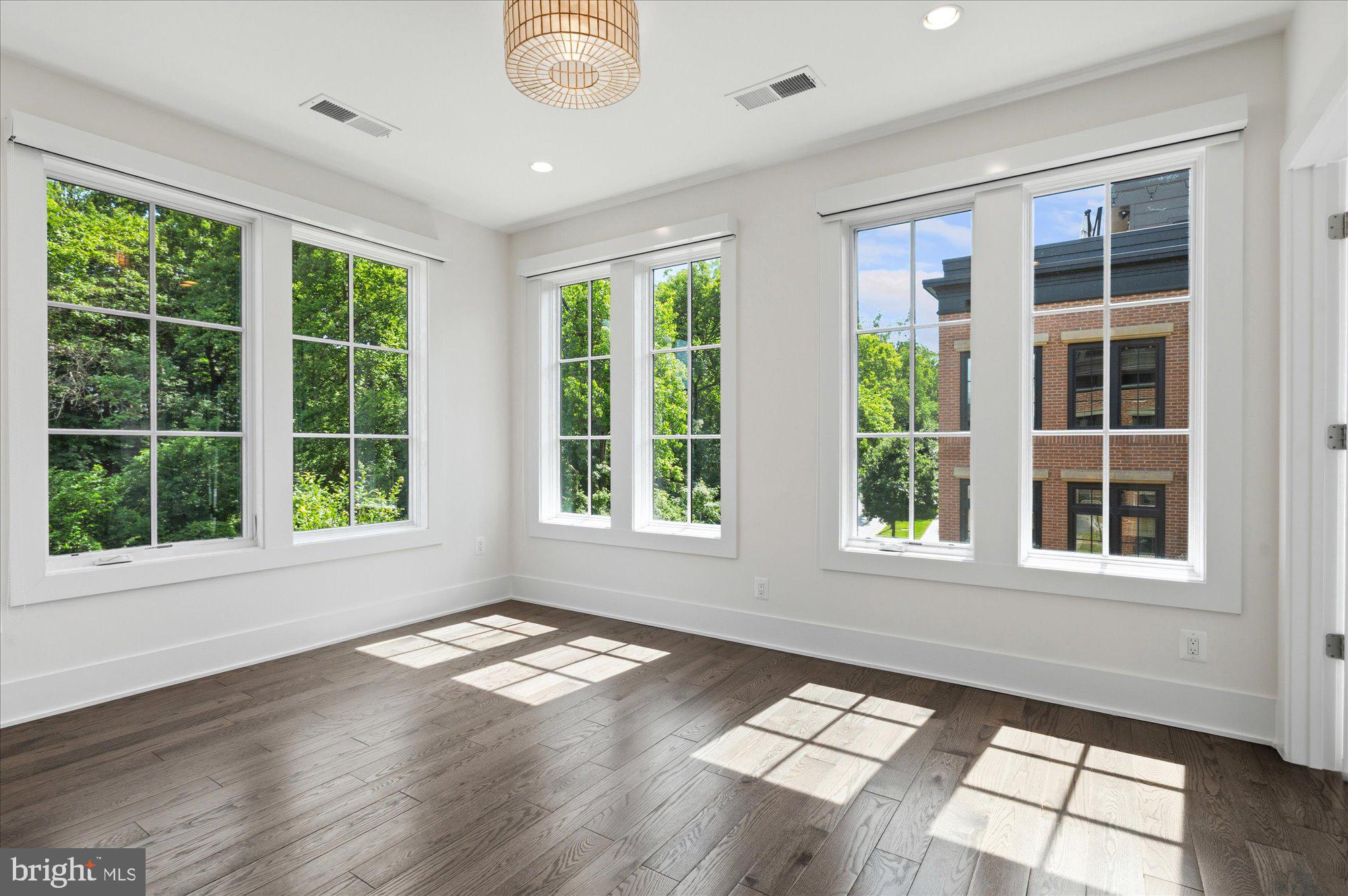 CHEVY CHASE - Residential