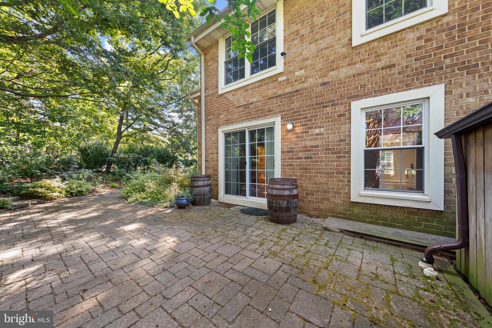 RESTON - Residential