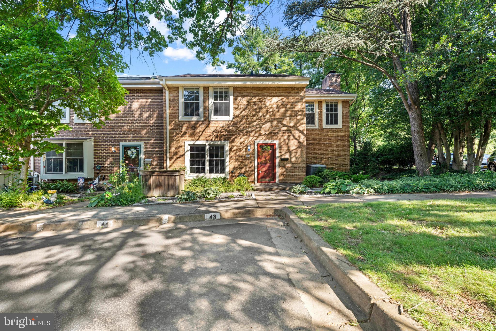 RESTON - Residential