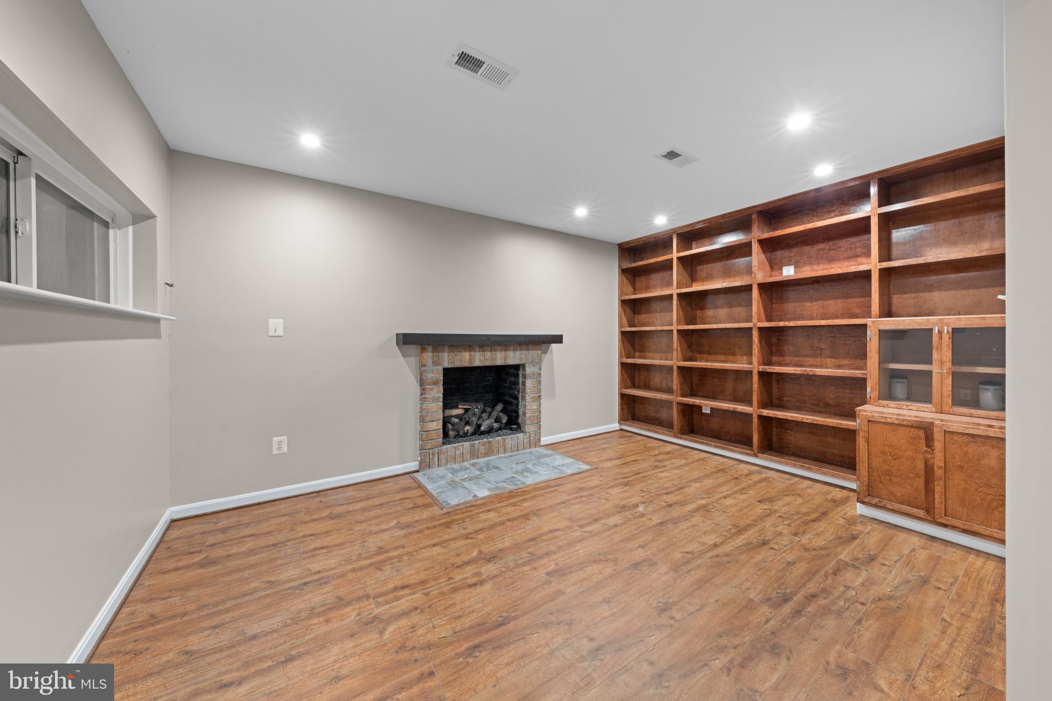 RESTON - Residential