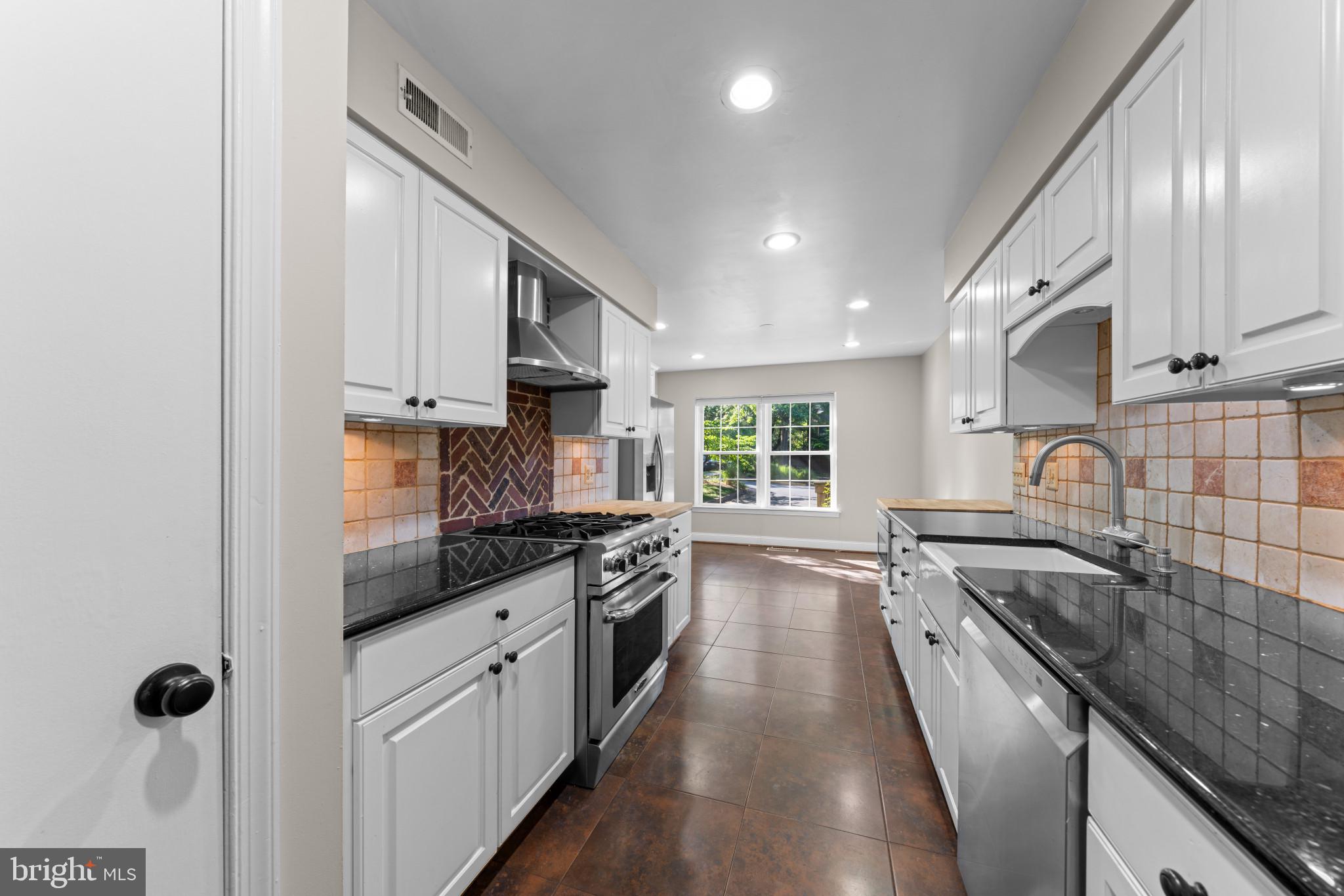 RESTON - Residential