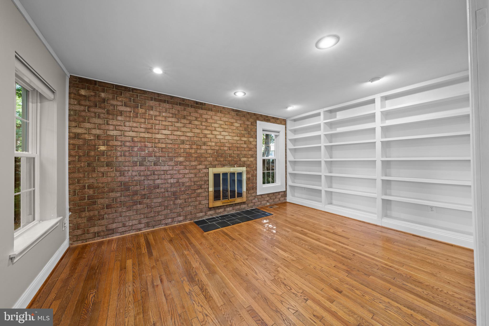 RESTON - Residential