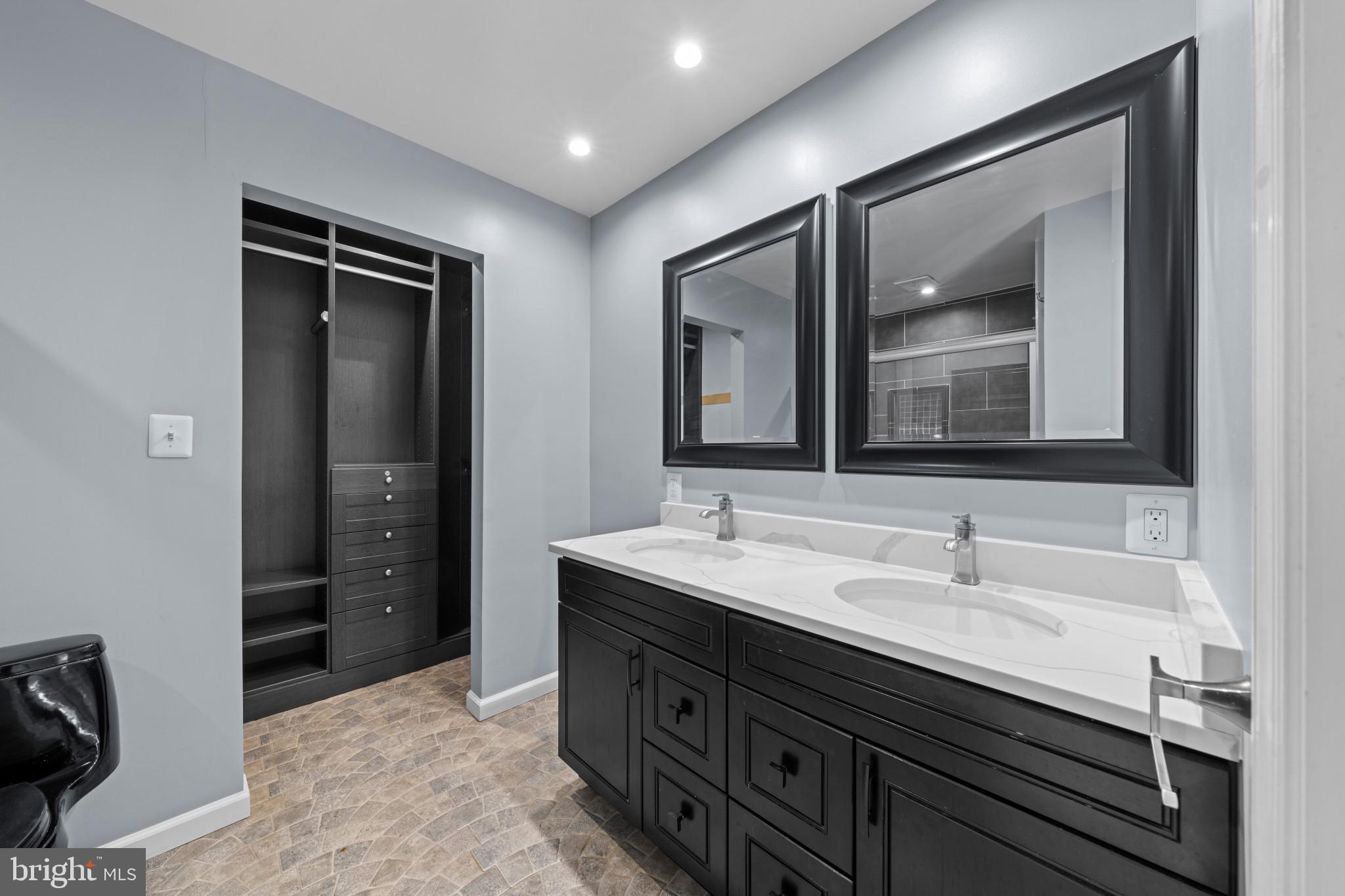 RESTON - Residential