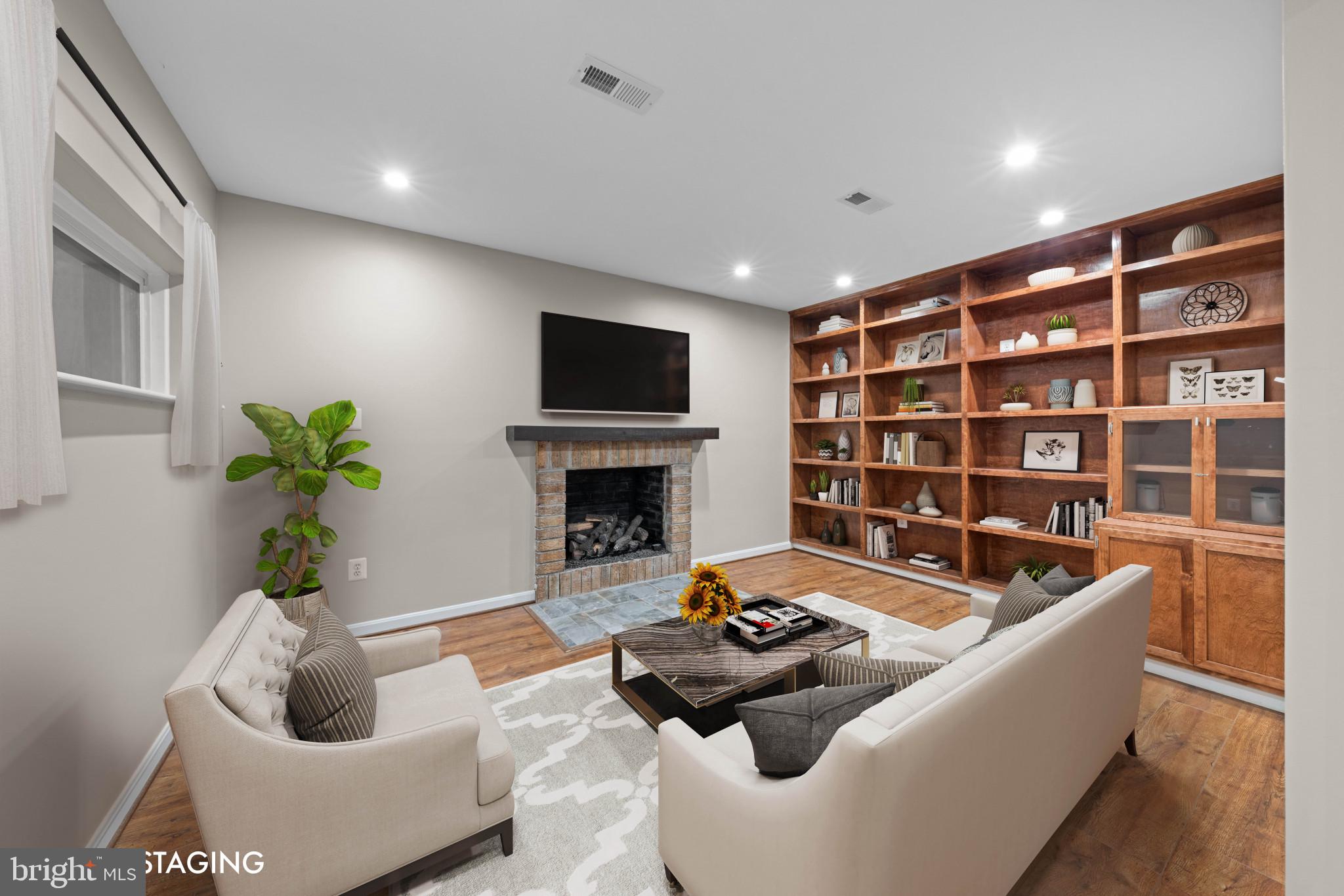 RESTON - Residential