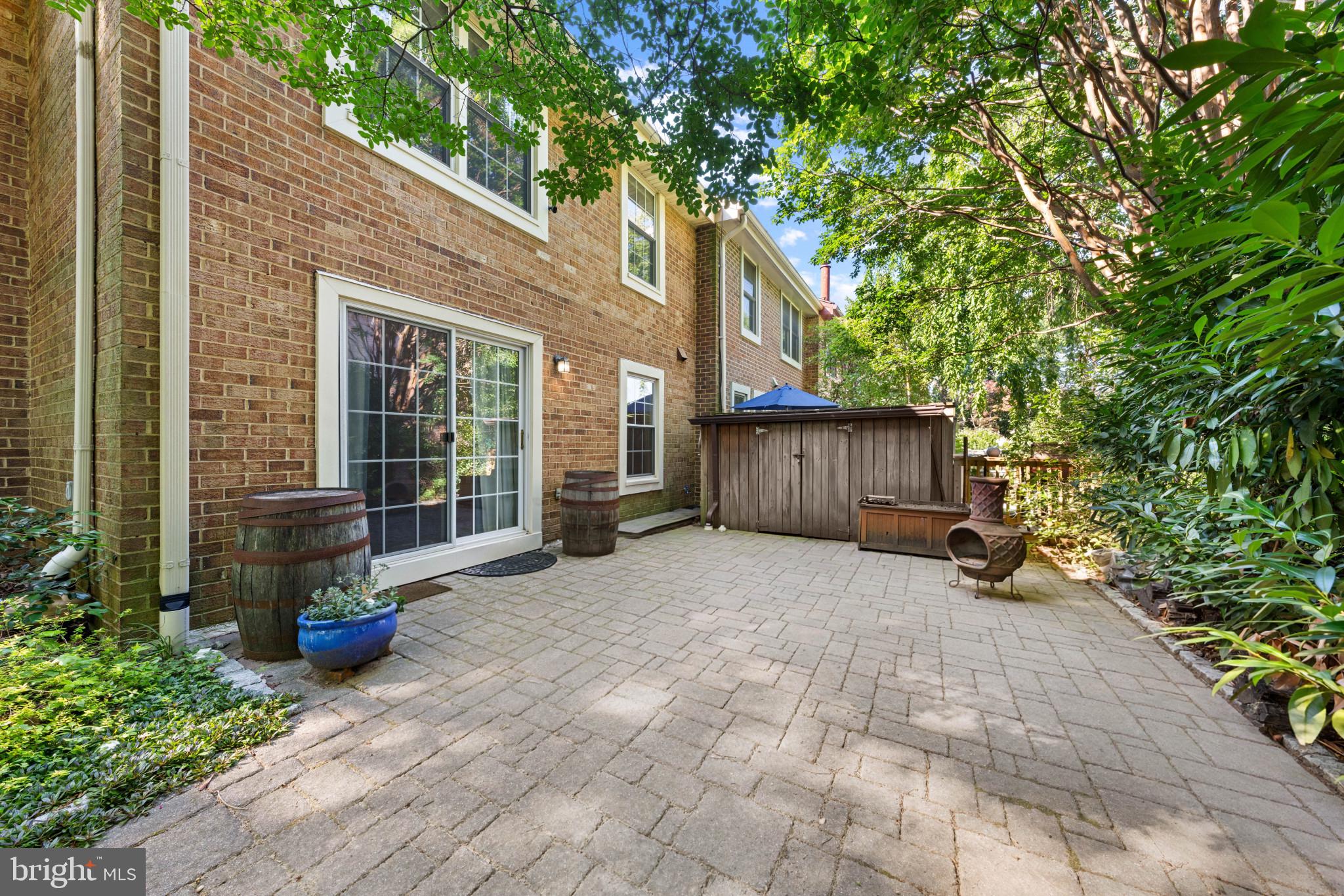 RESTON - Residential