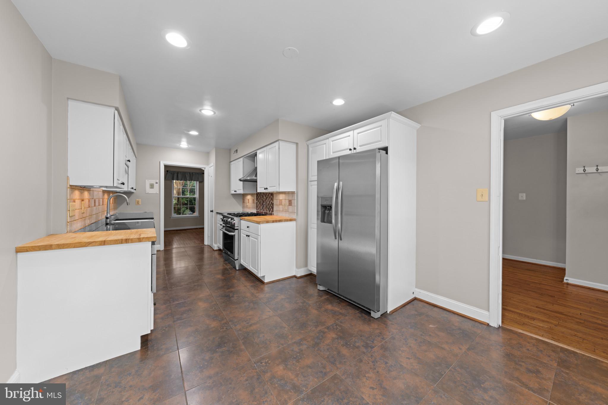 RESTON - Residential