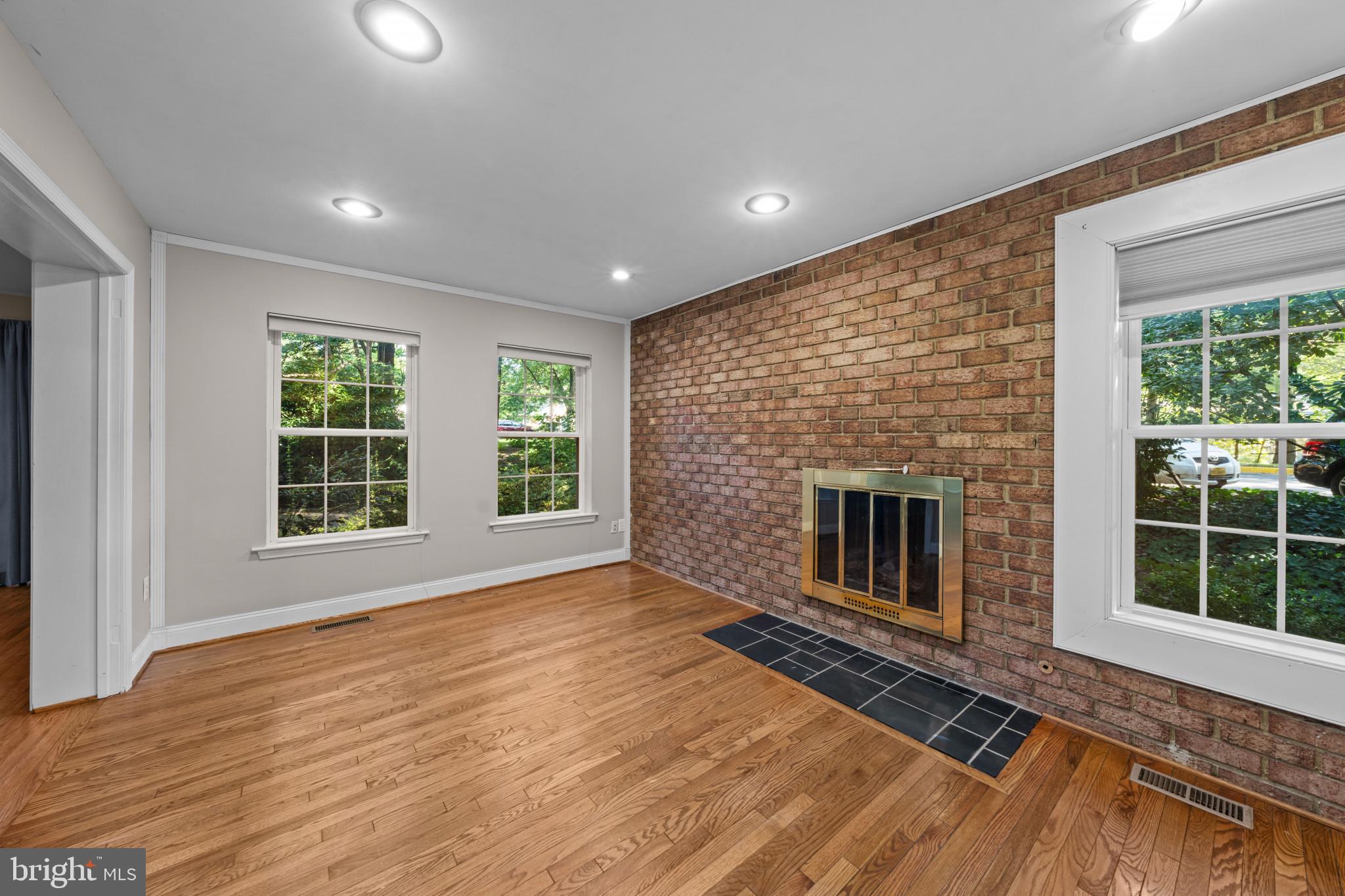 RESTON - Residential