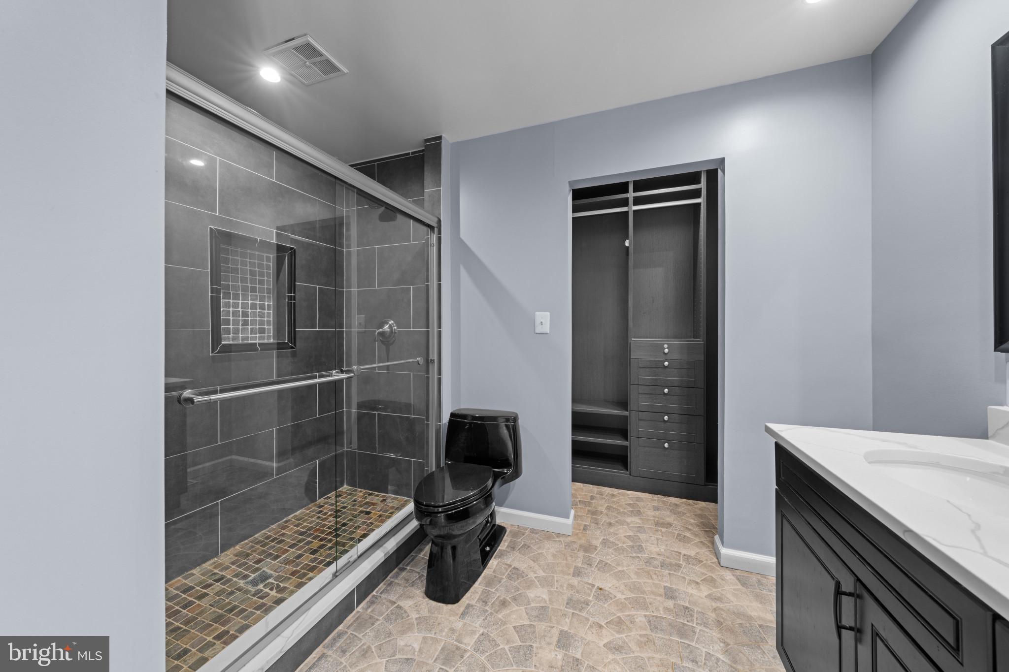 RESTON - Residential
