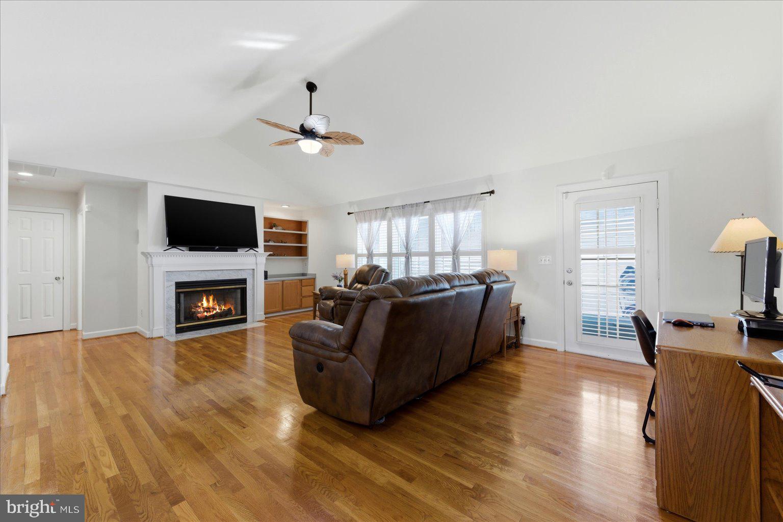 COUNTRY CLUB ESTATES - Residential