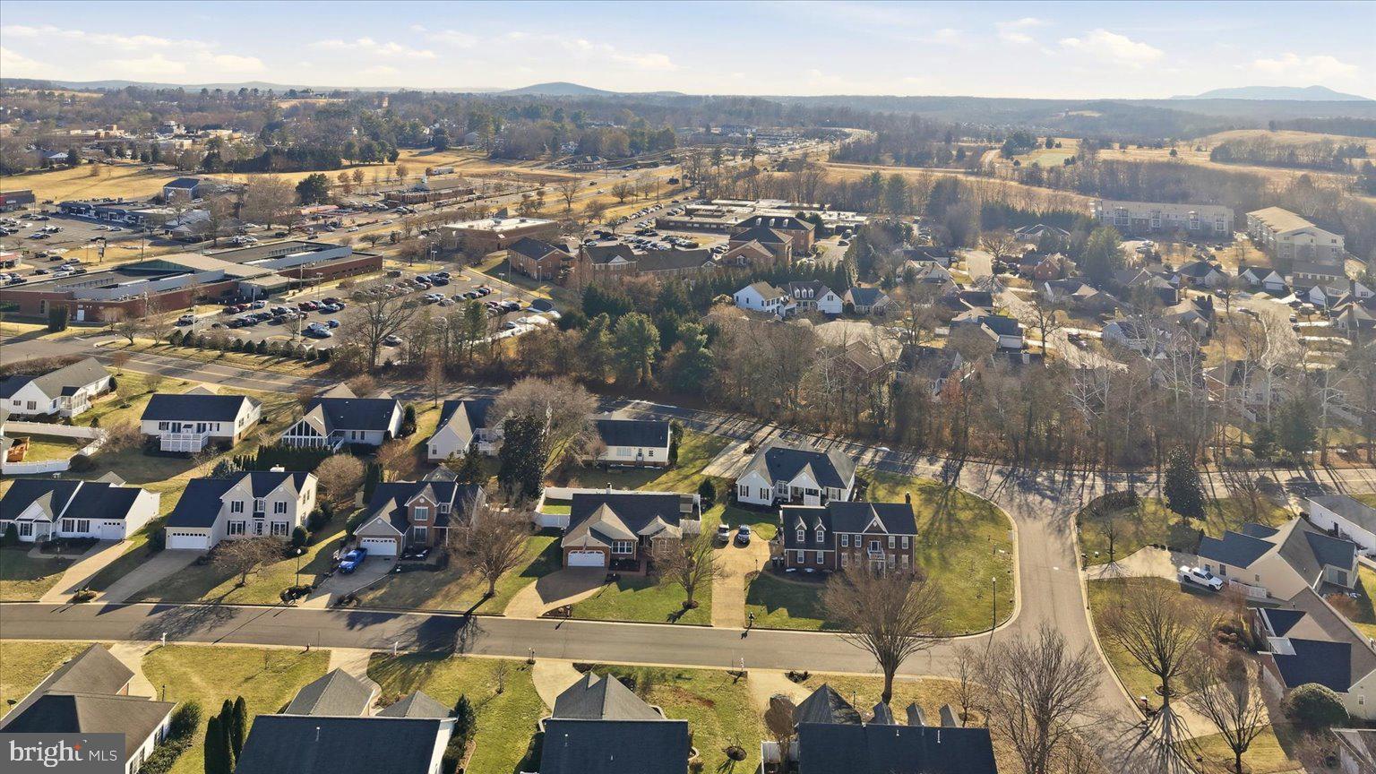COUNTRY CLUB ESTATES - Residential