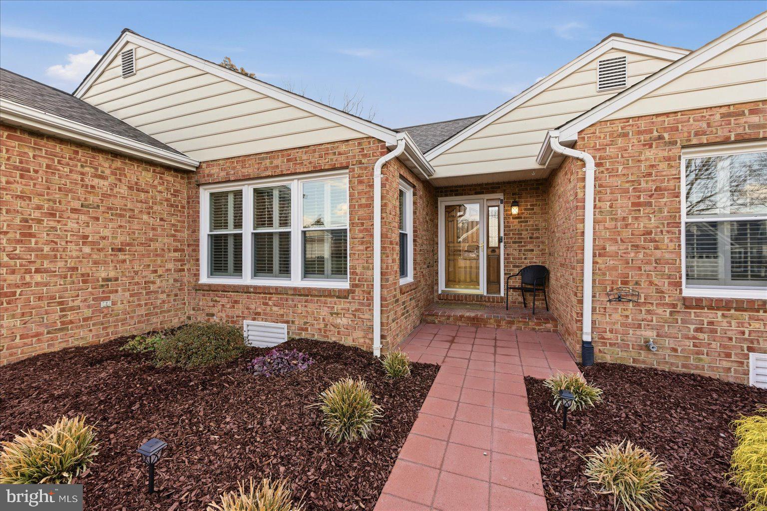 COUNTRY CLUB ESTATES - Residential