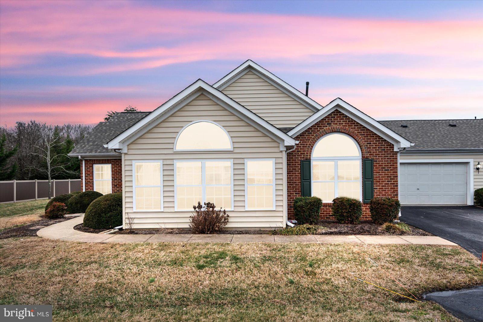 REGENCY PARK VILLAS - Residential