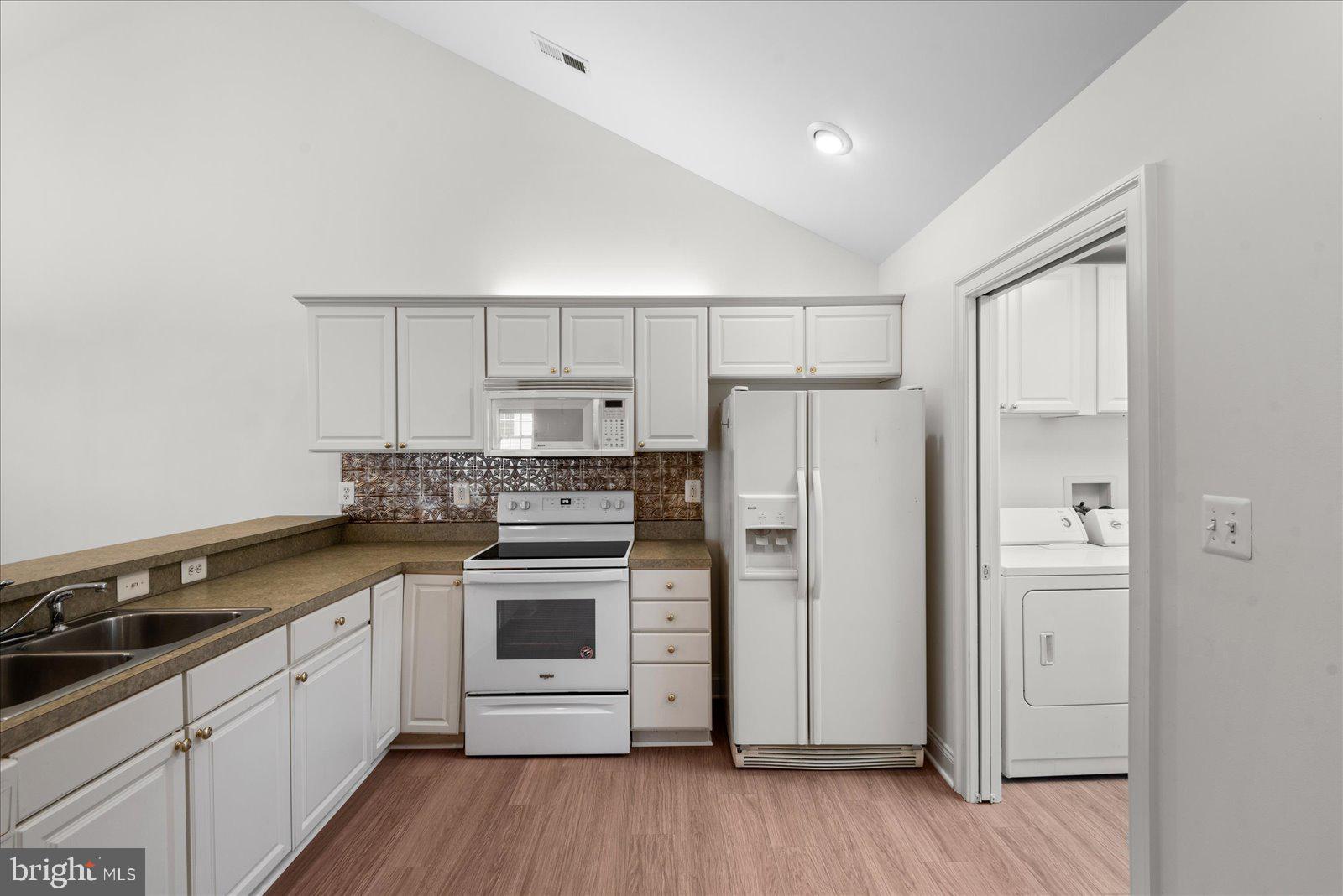 REGENCY PARK VILLAS - Residential